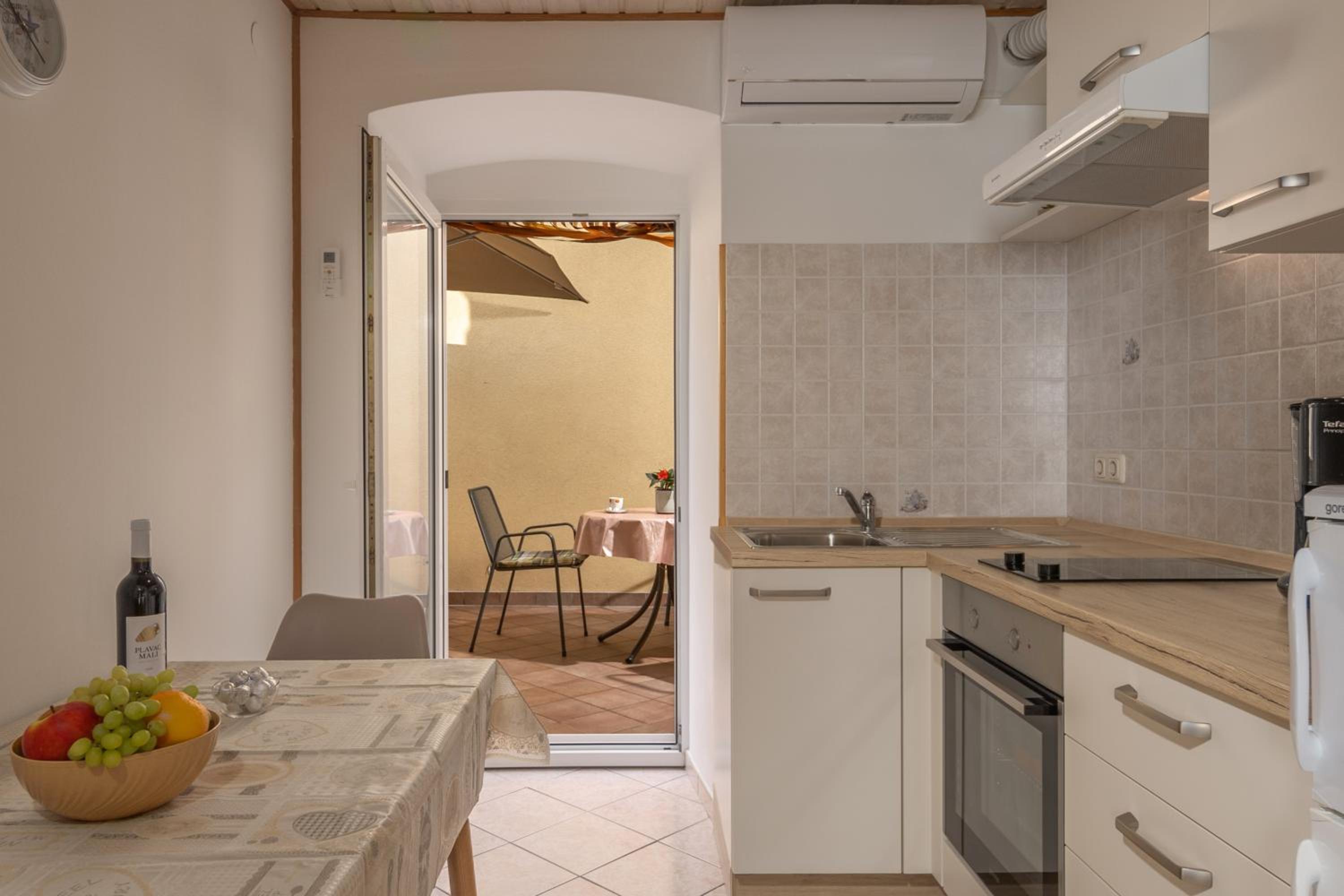 Apartment with Terrace photo 2