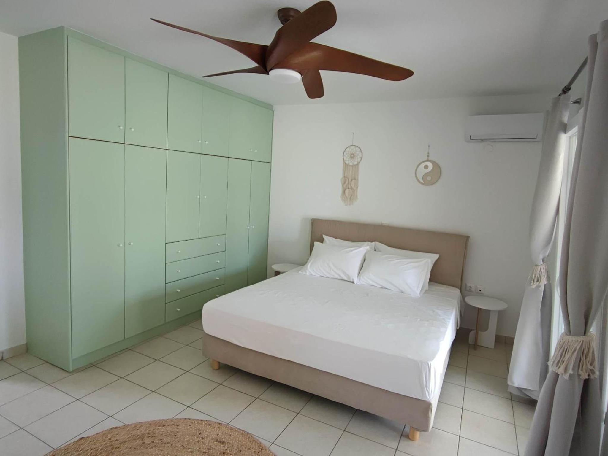 One-Bedroom House photo 1