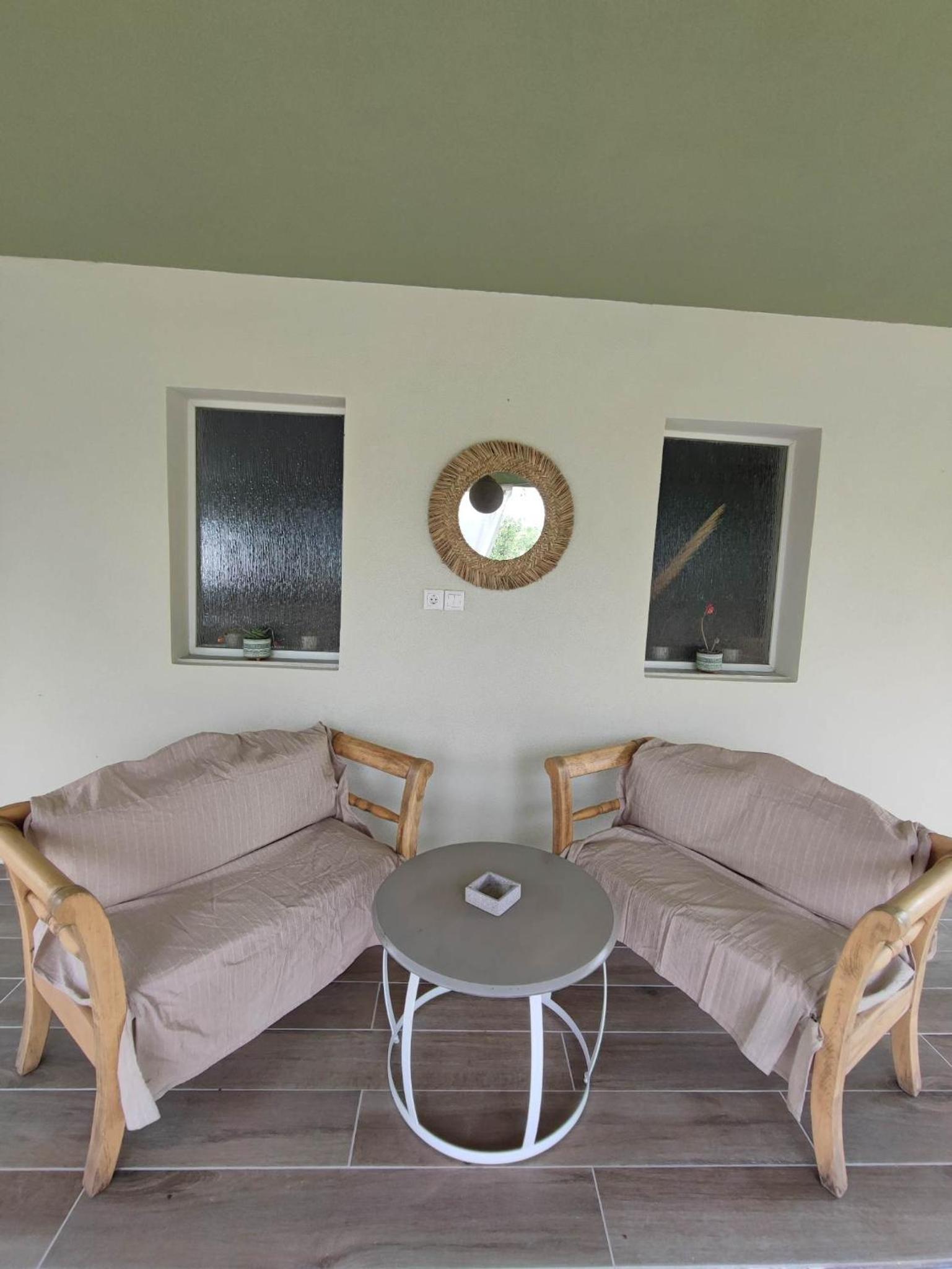 One-Bedroom House photo 3