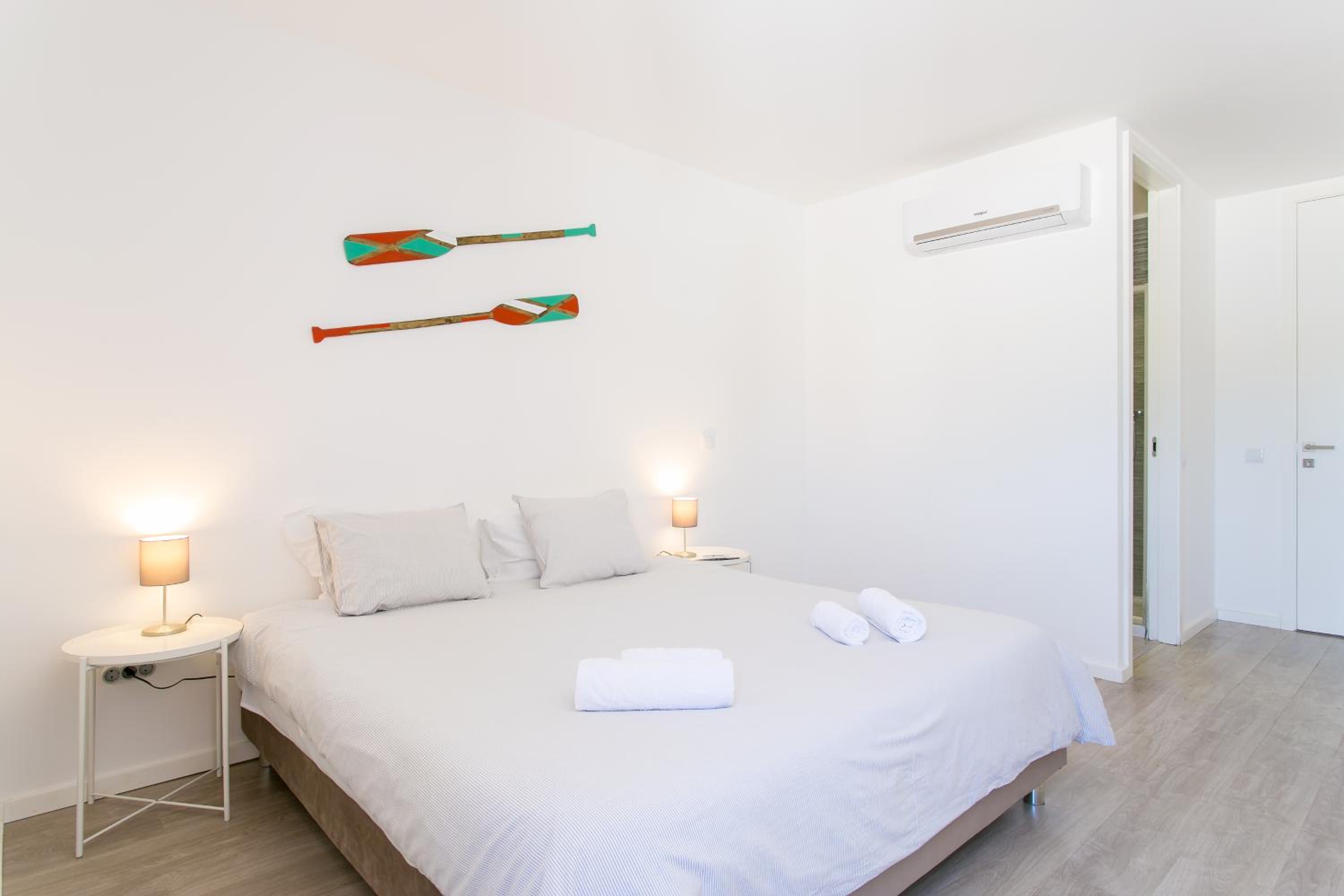 Large Double Room - Photo 7