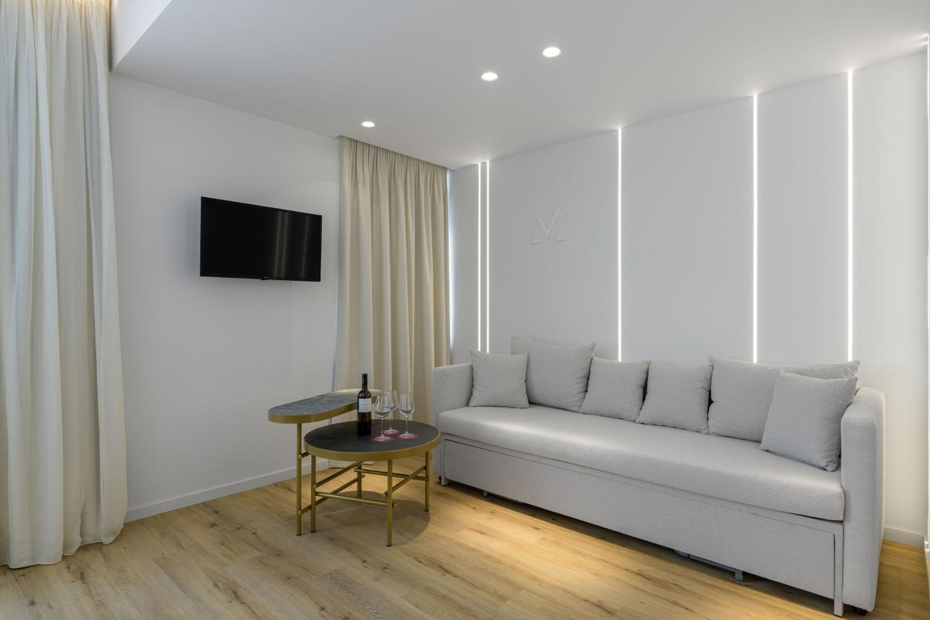 Queen Suite photo 3