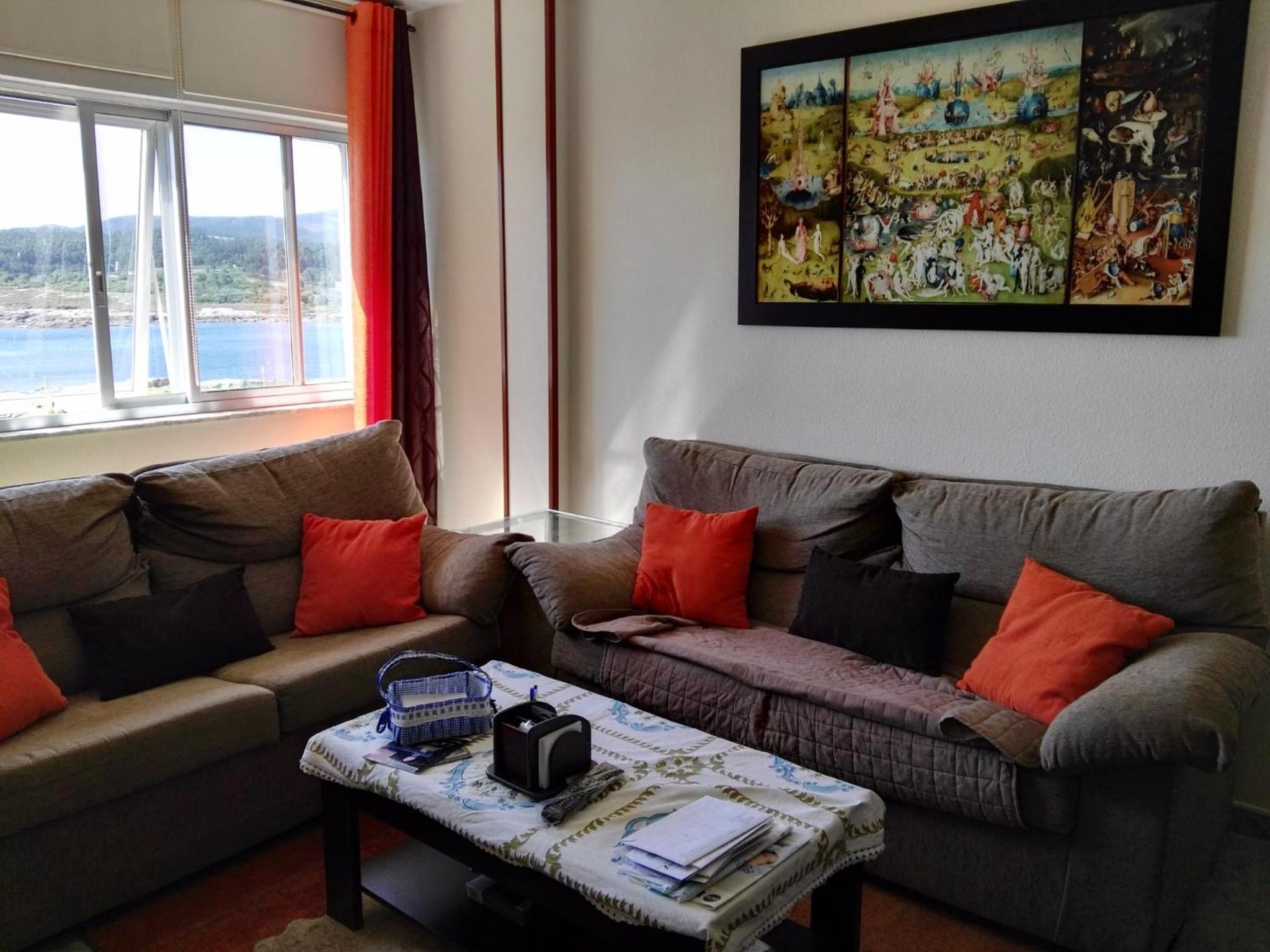 Apartamento de tres habitaciones con vista al mar