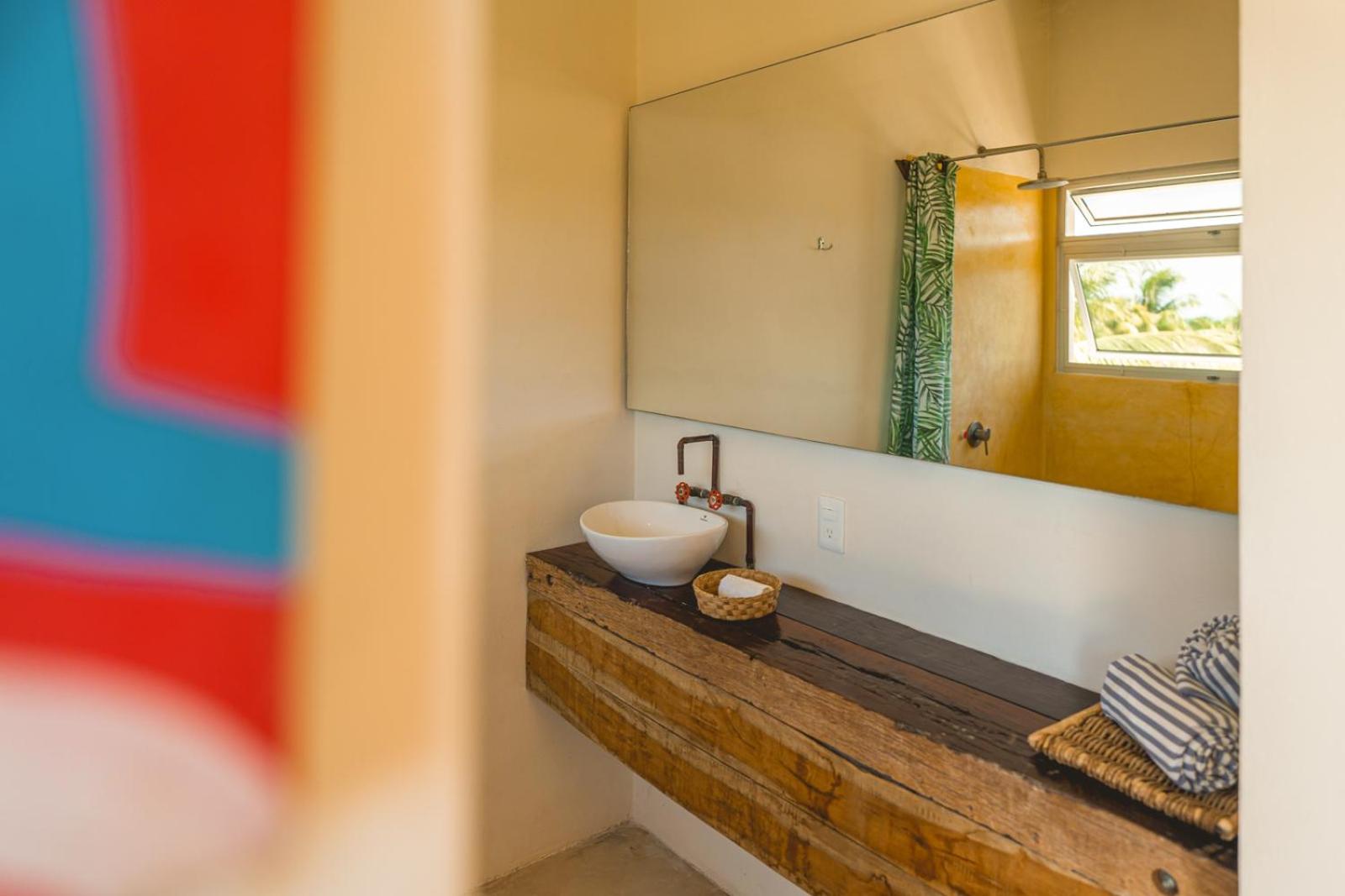 Double Room with Balcony - Photo 12