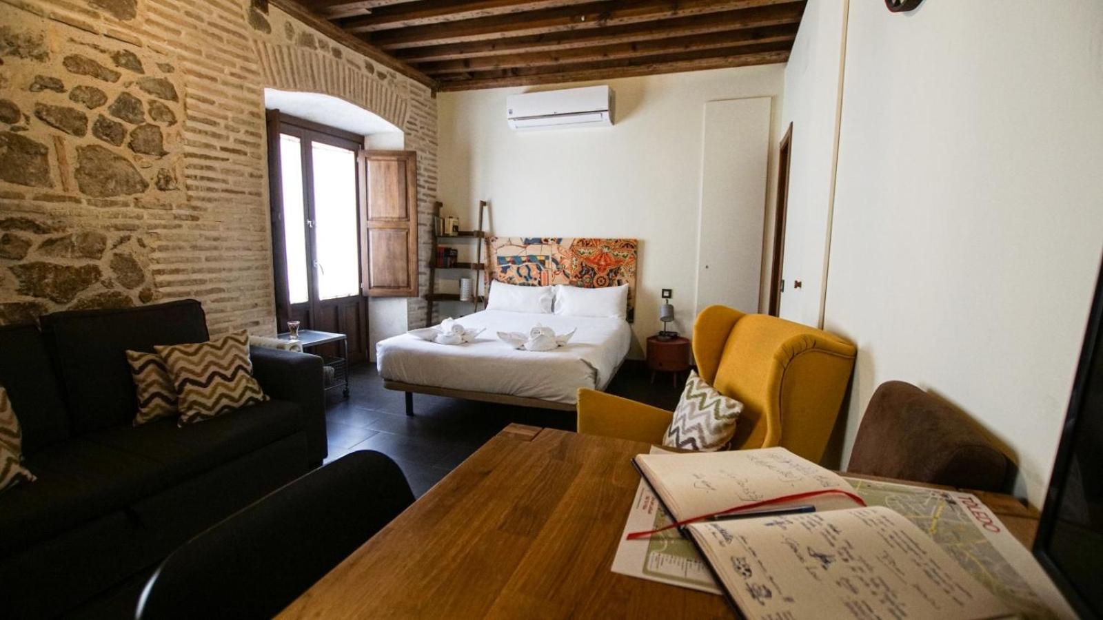 King Studio with Sofa Bed - Photo 7