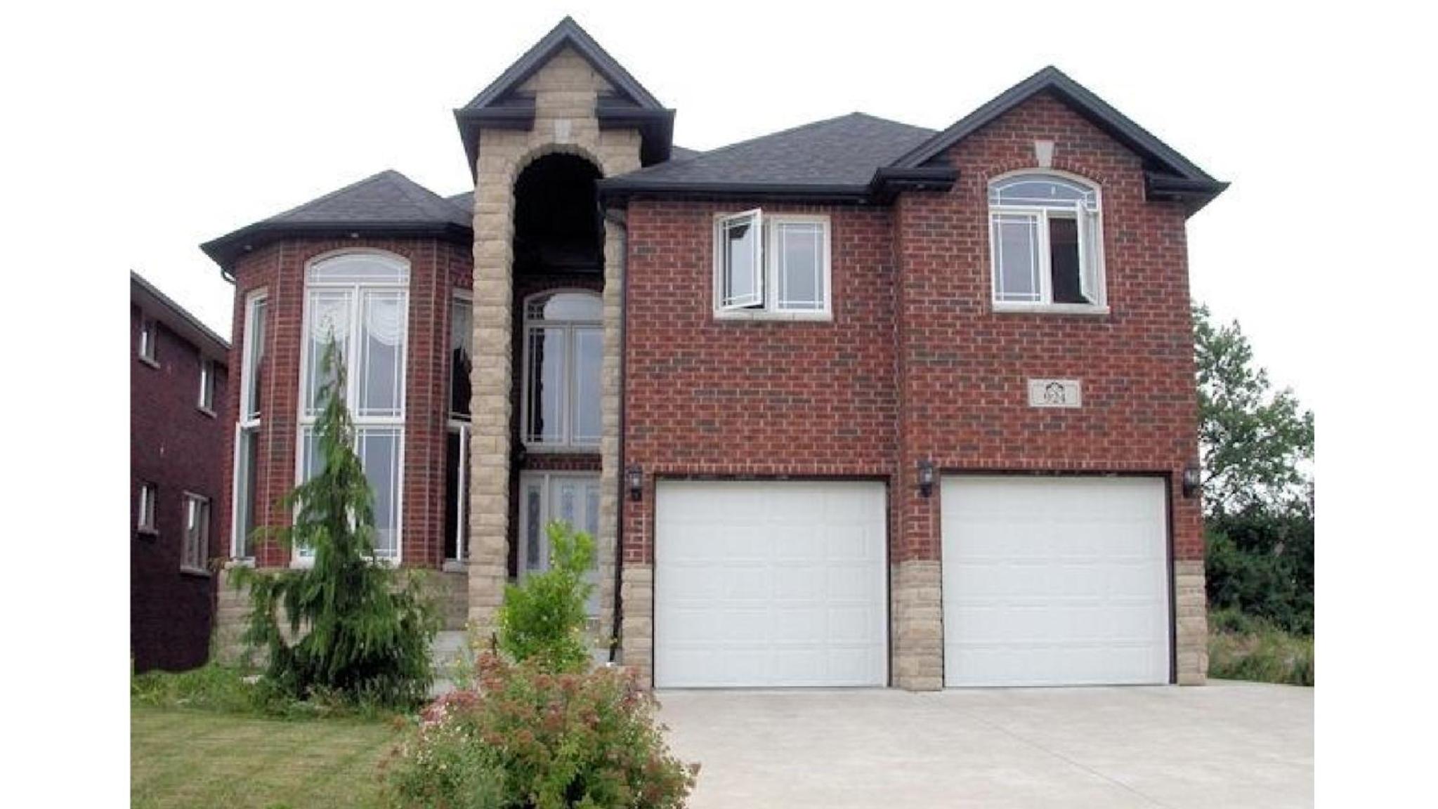 Four-Bedroom House photo 1