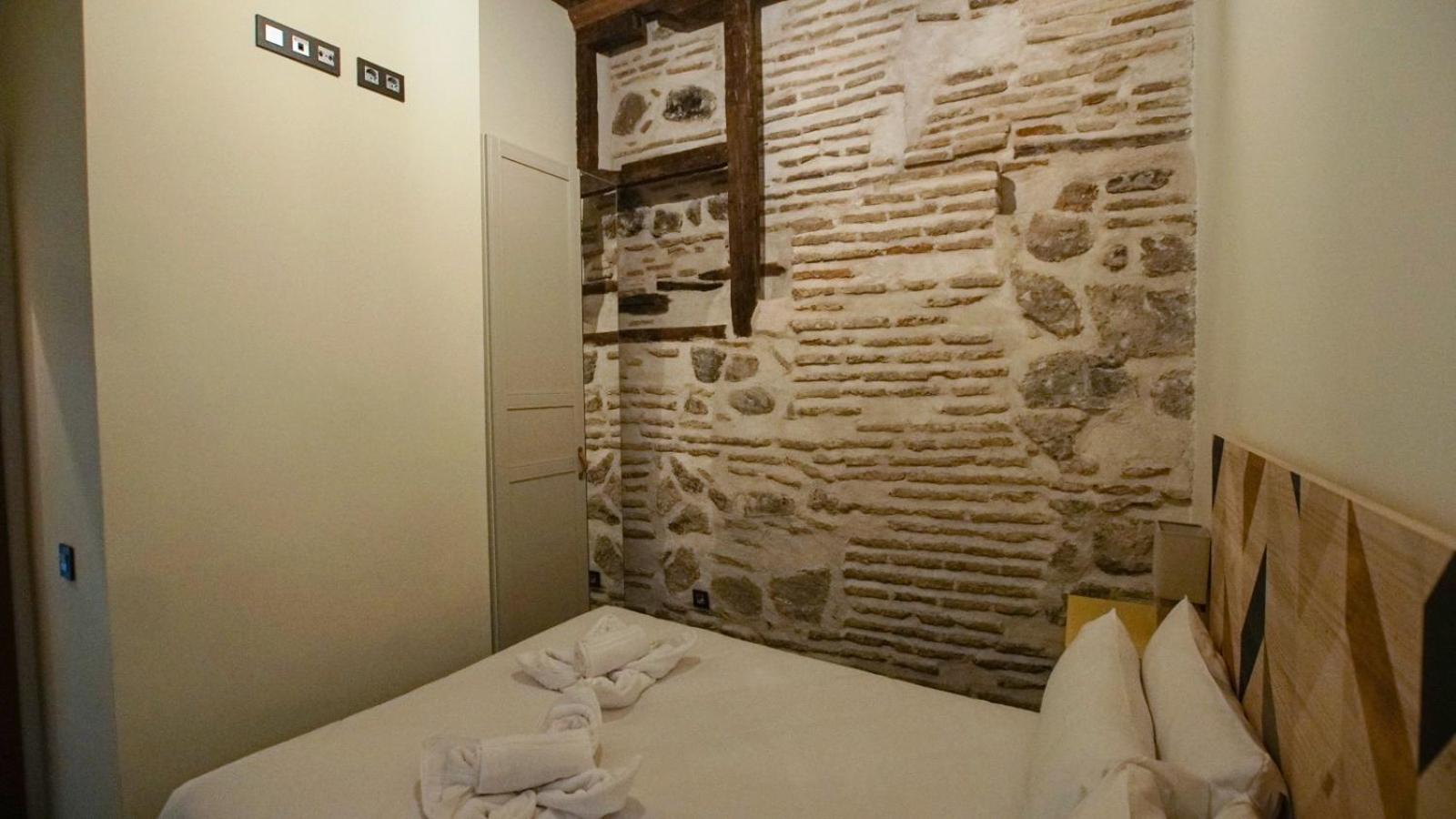 One-Bedroom Apartment - Photo 11
