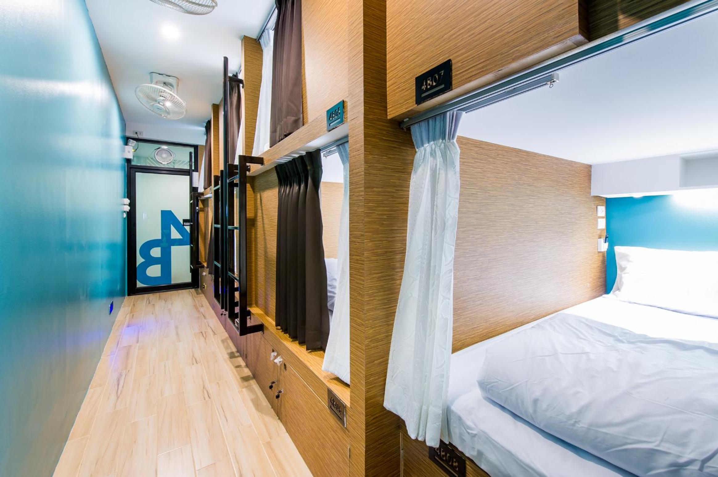 Bed In 8-Double Bed Mixed Dormitory Room photo 2