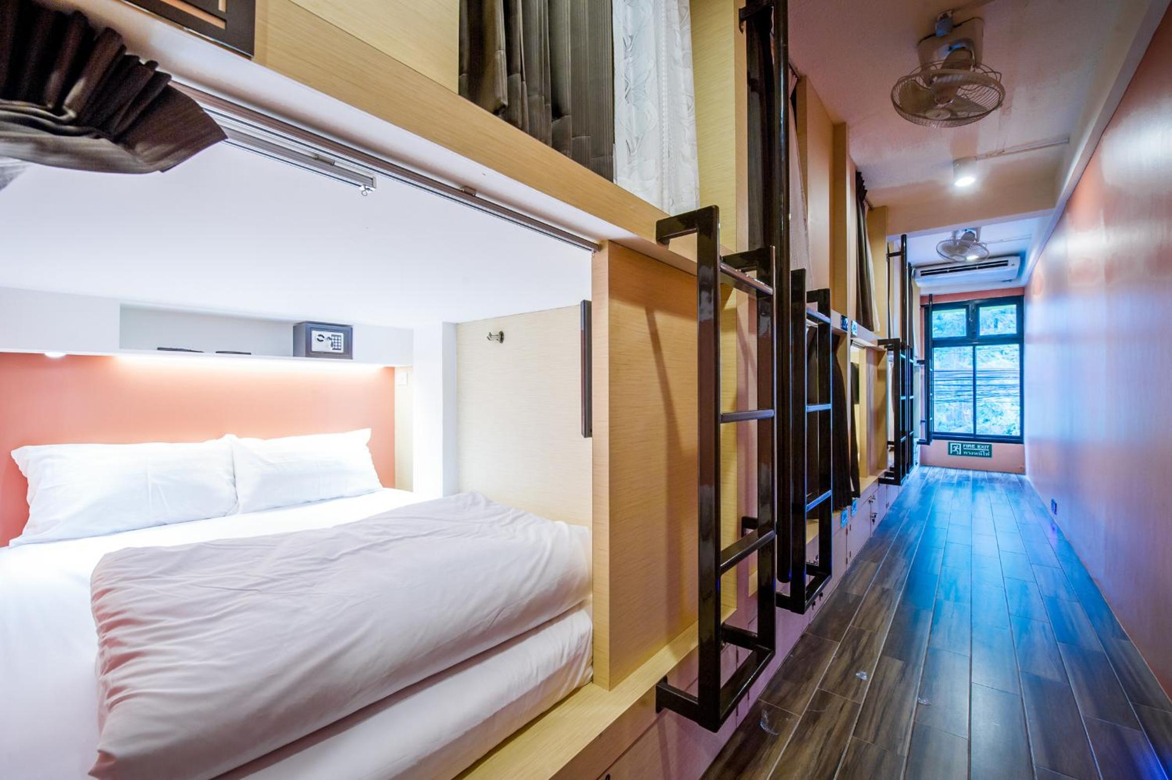 Bed In 10- Double Bed Mixed Dormitory Room photo 1
