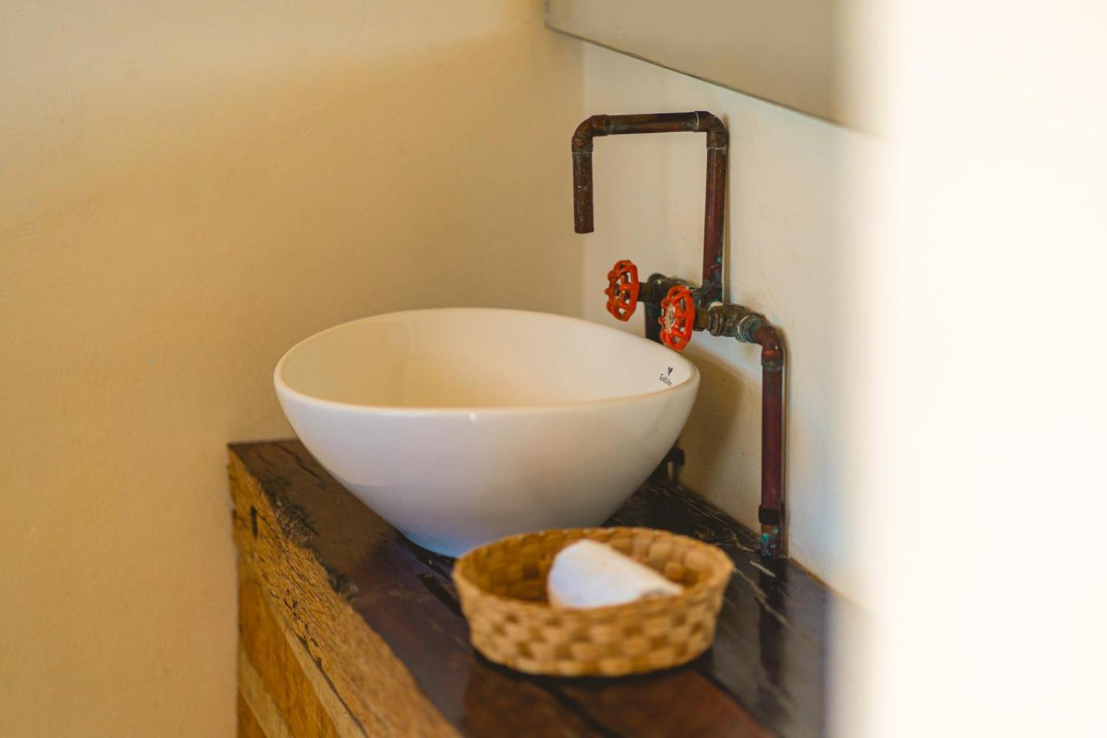 Suite - Photo 12