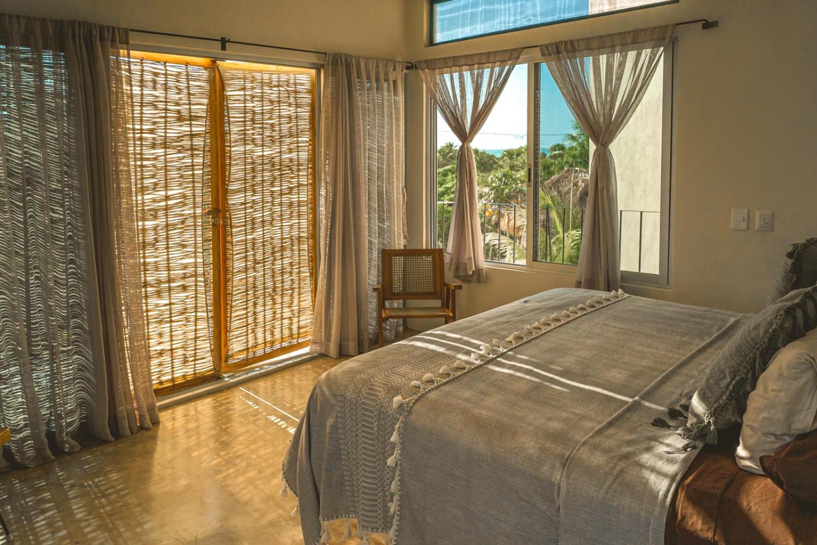Suite - Photo 1