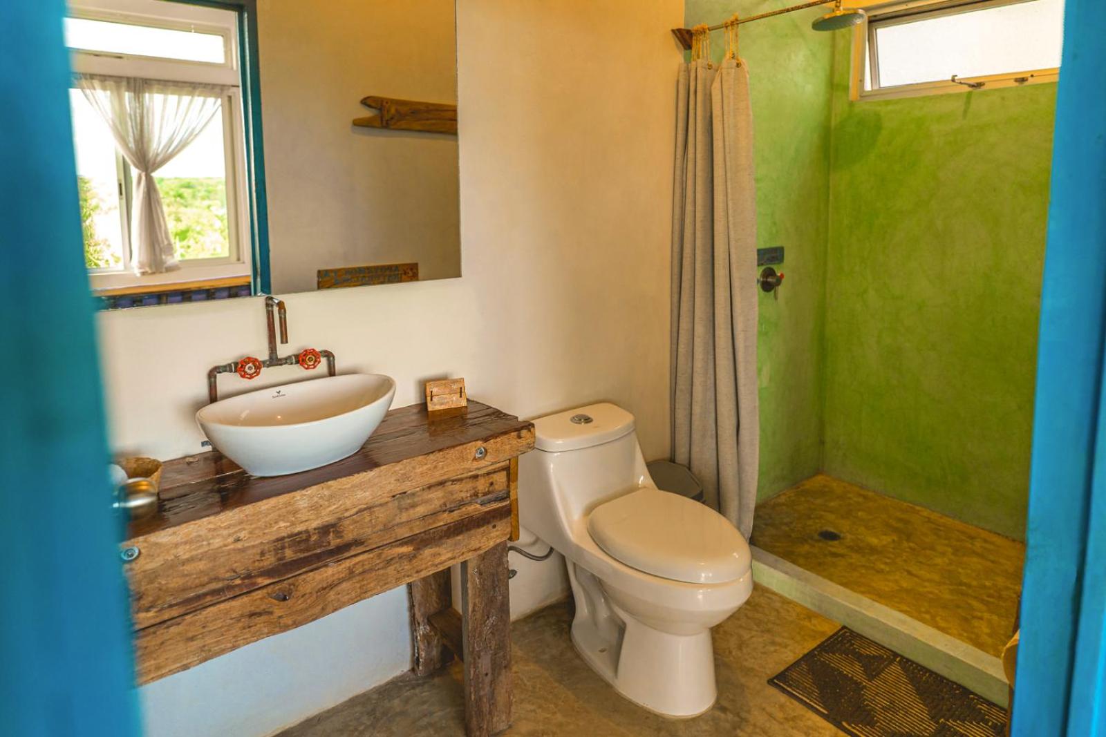 Suite - Photo 9