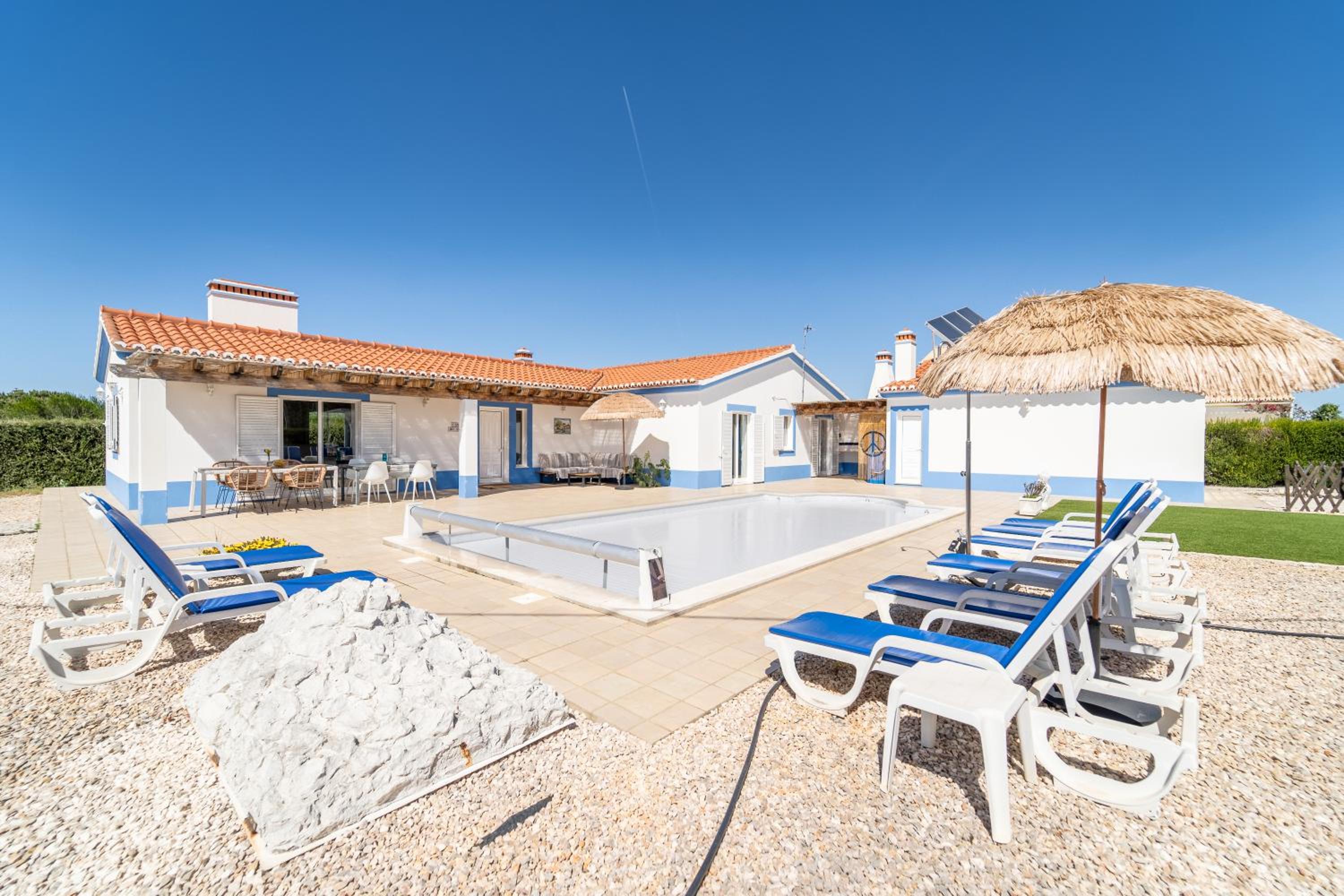 Villa photo 2