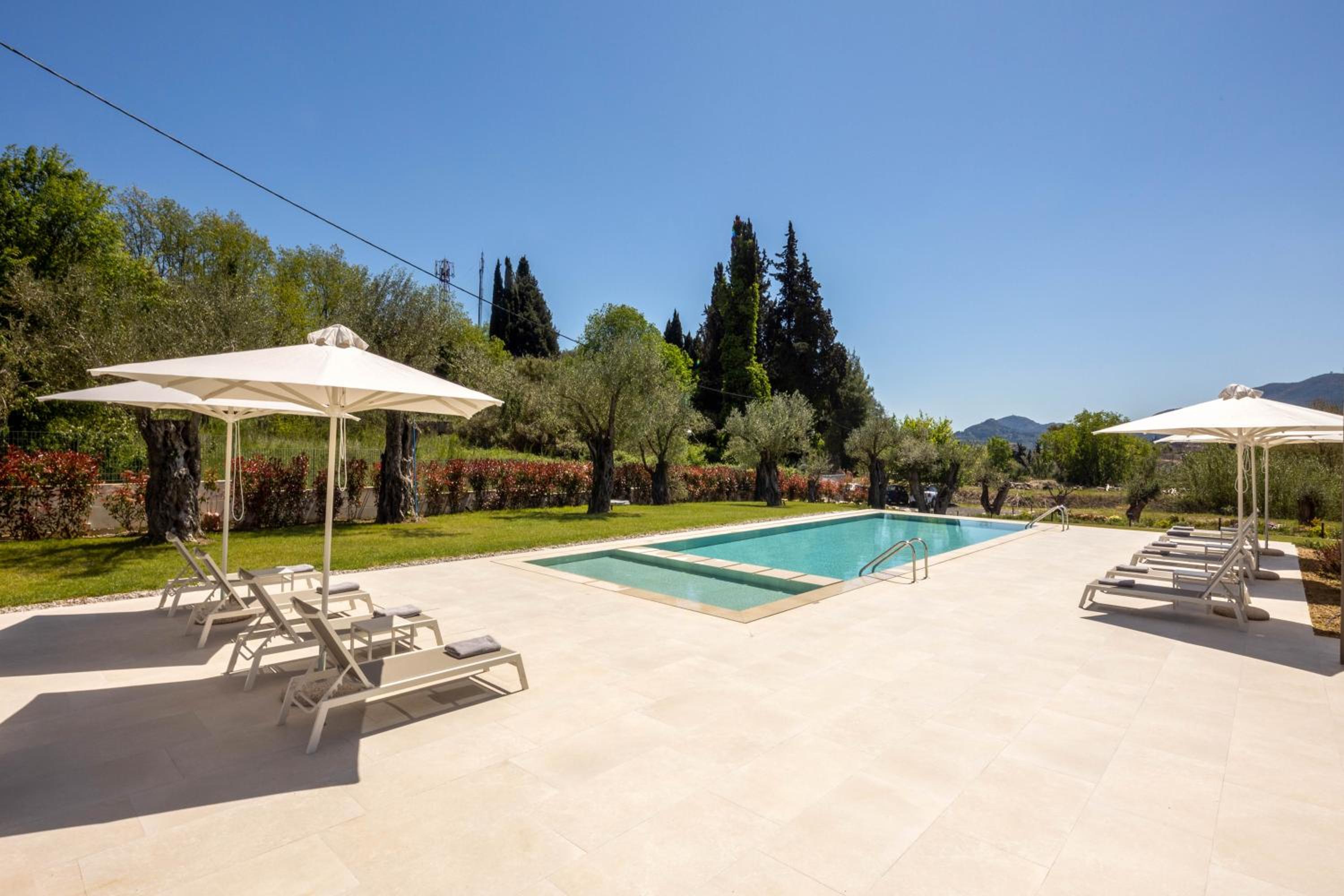 Two-Bedroom Villa - Photo 2