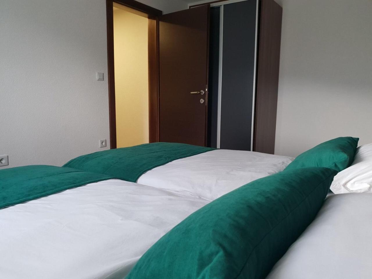 Apartment with Mountain View photo 3