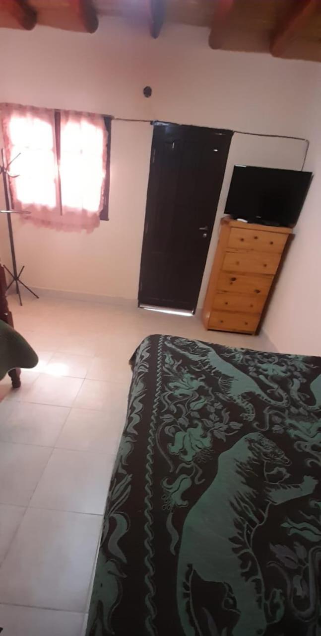 Basic Triple Room with Shared Bathroom photo 3