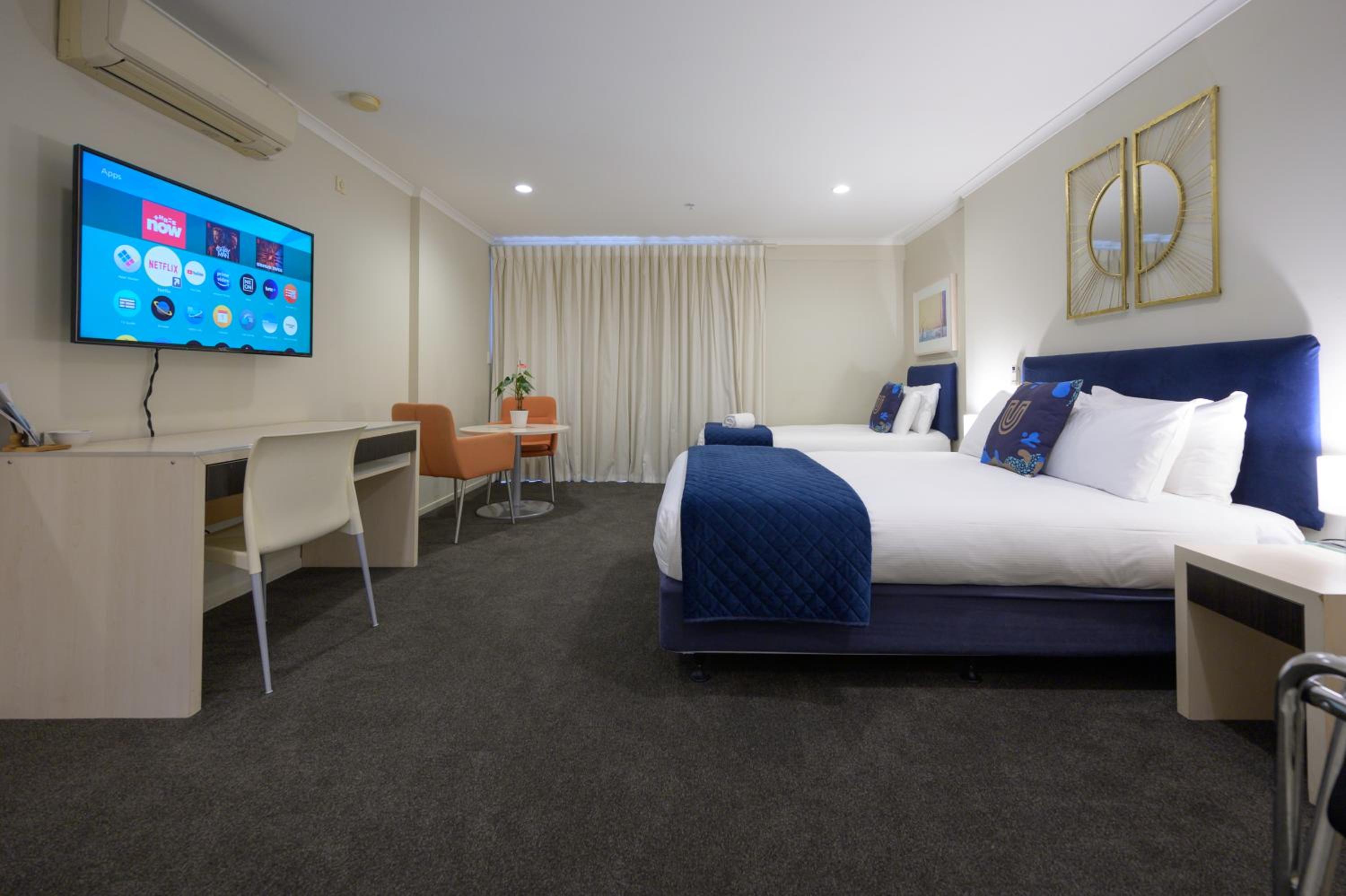 Queen Studio plus Single Bed