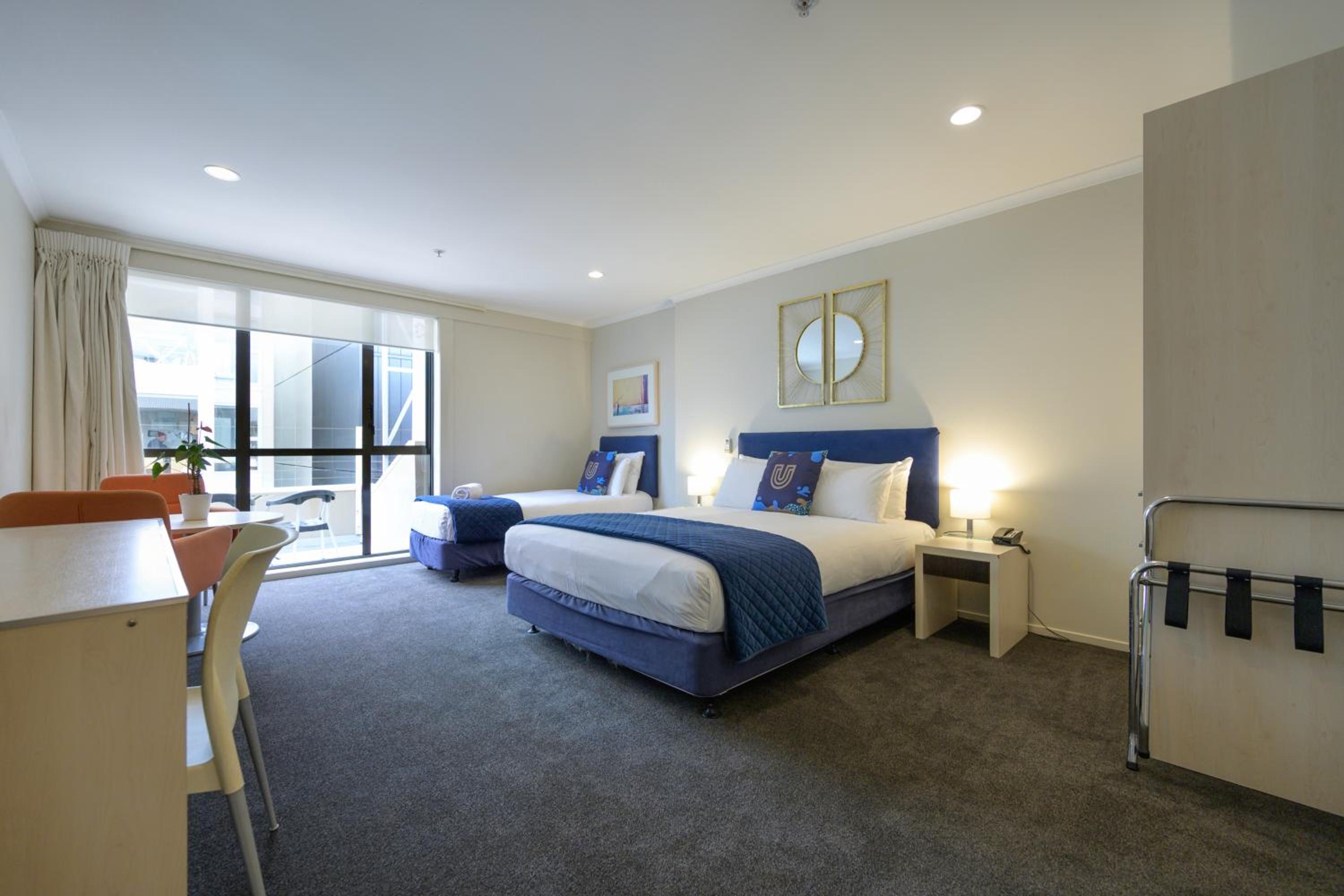 Queen Studio plus Single Bed