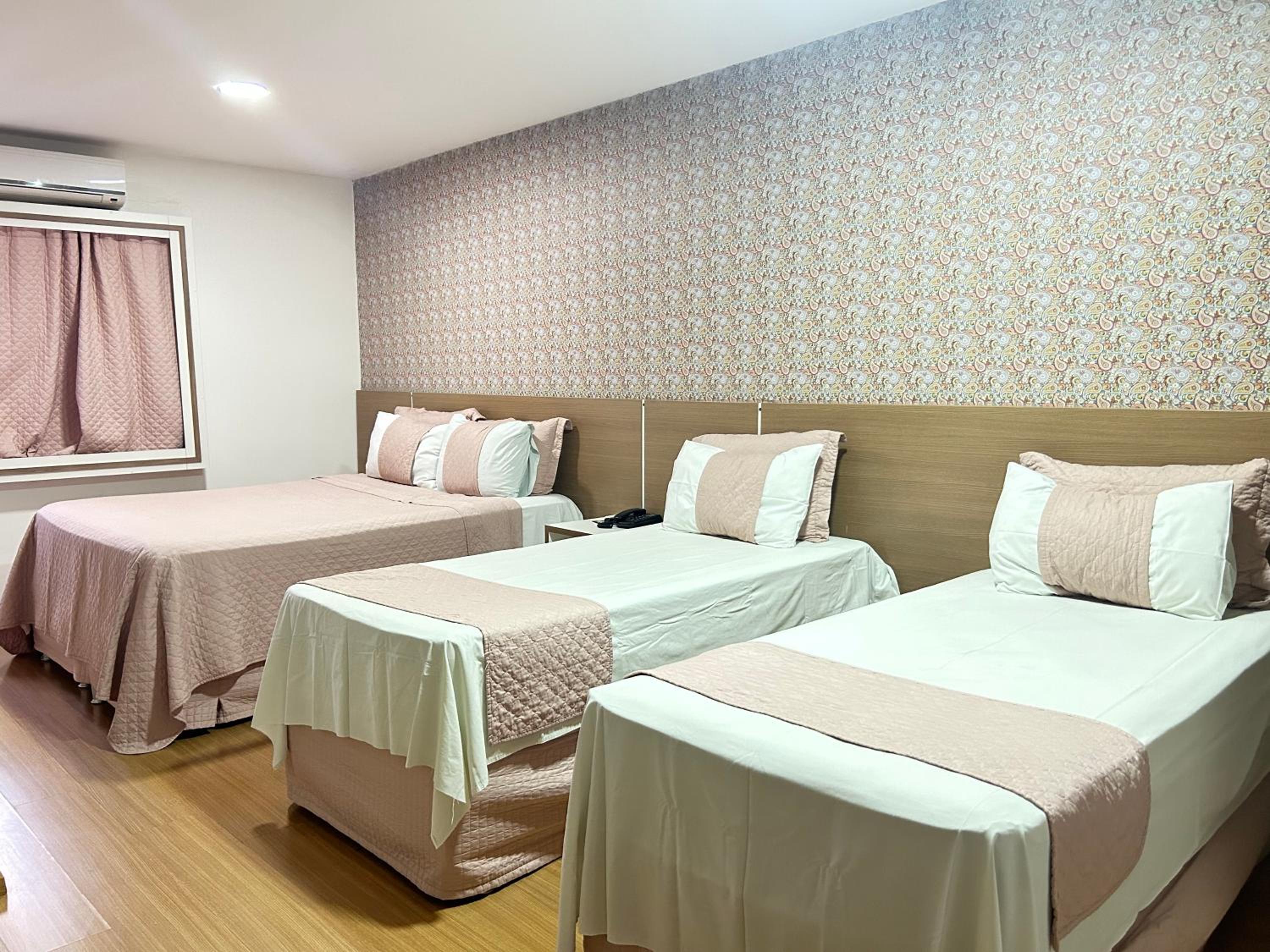 Superior Quadruple Room photo 2
