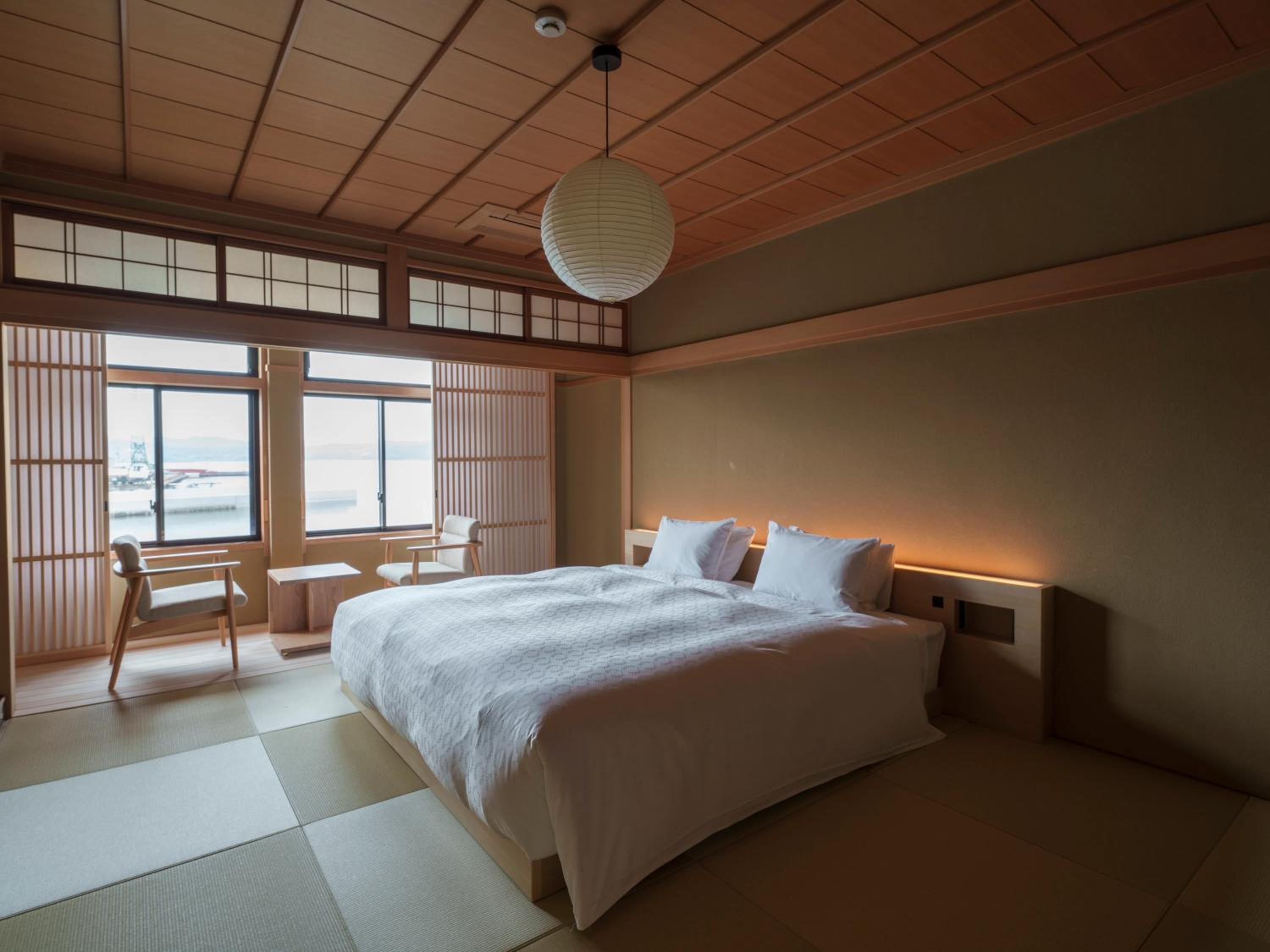 Standard King Room photo 1