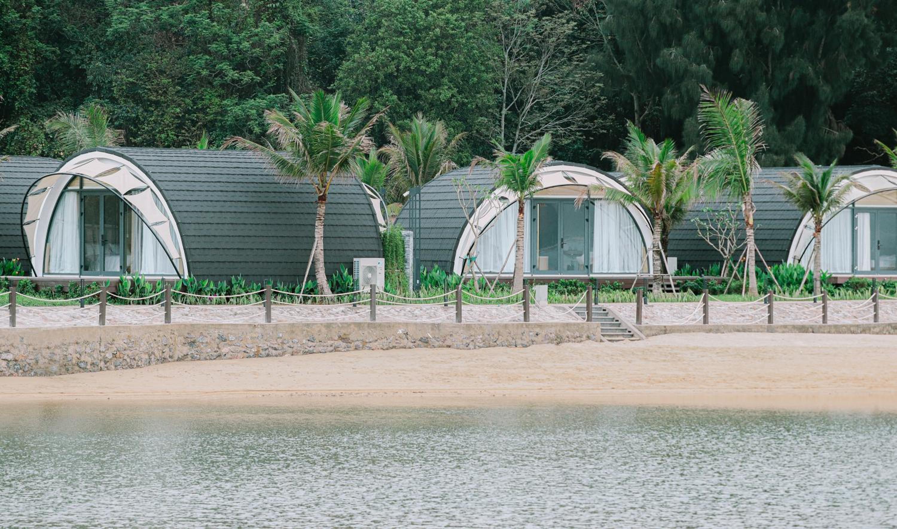 Deluxe Bungalow with Sea View photo 3