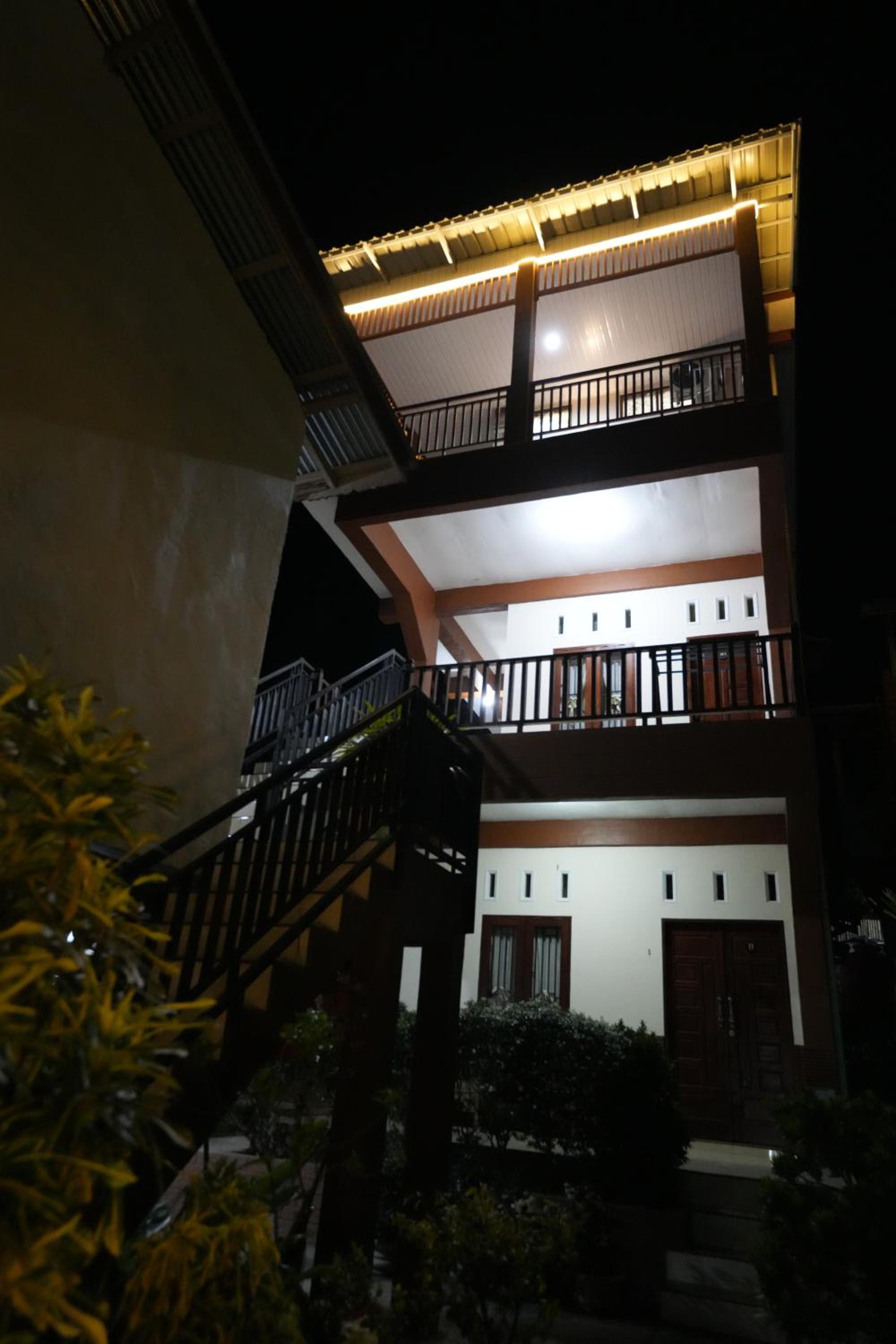 Double Room with Patio - Photo 15
