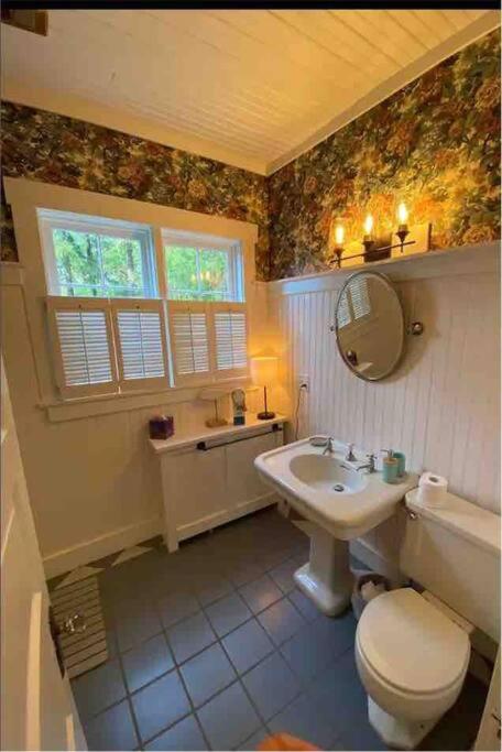 Four-Bedroom House photo 3