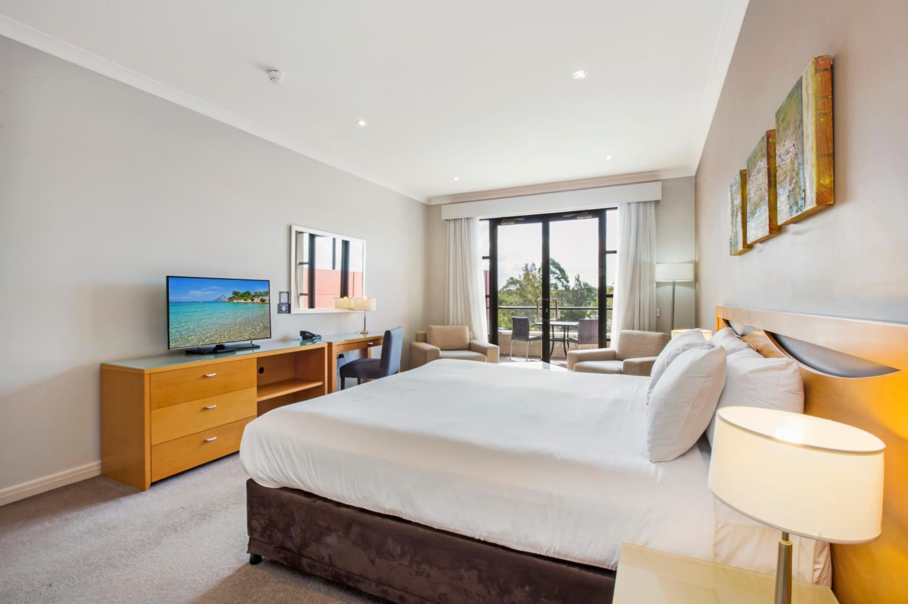 Standard King Room photo 3