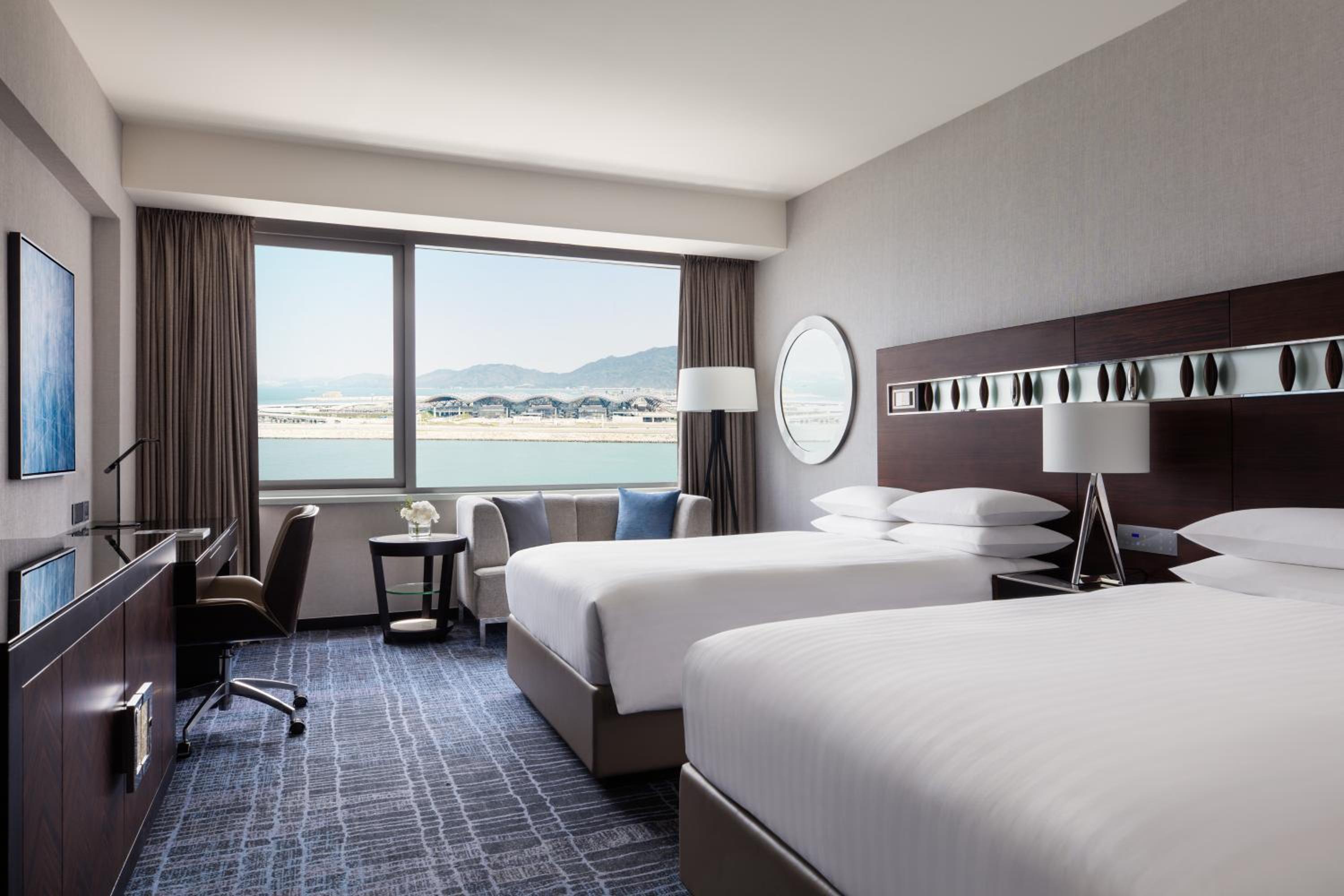 2 Double Beds, Sea View, Room