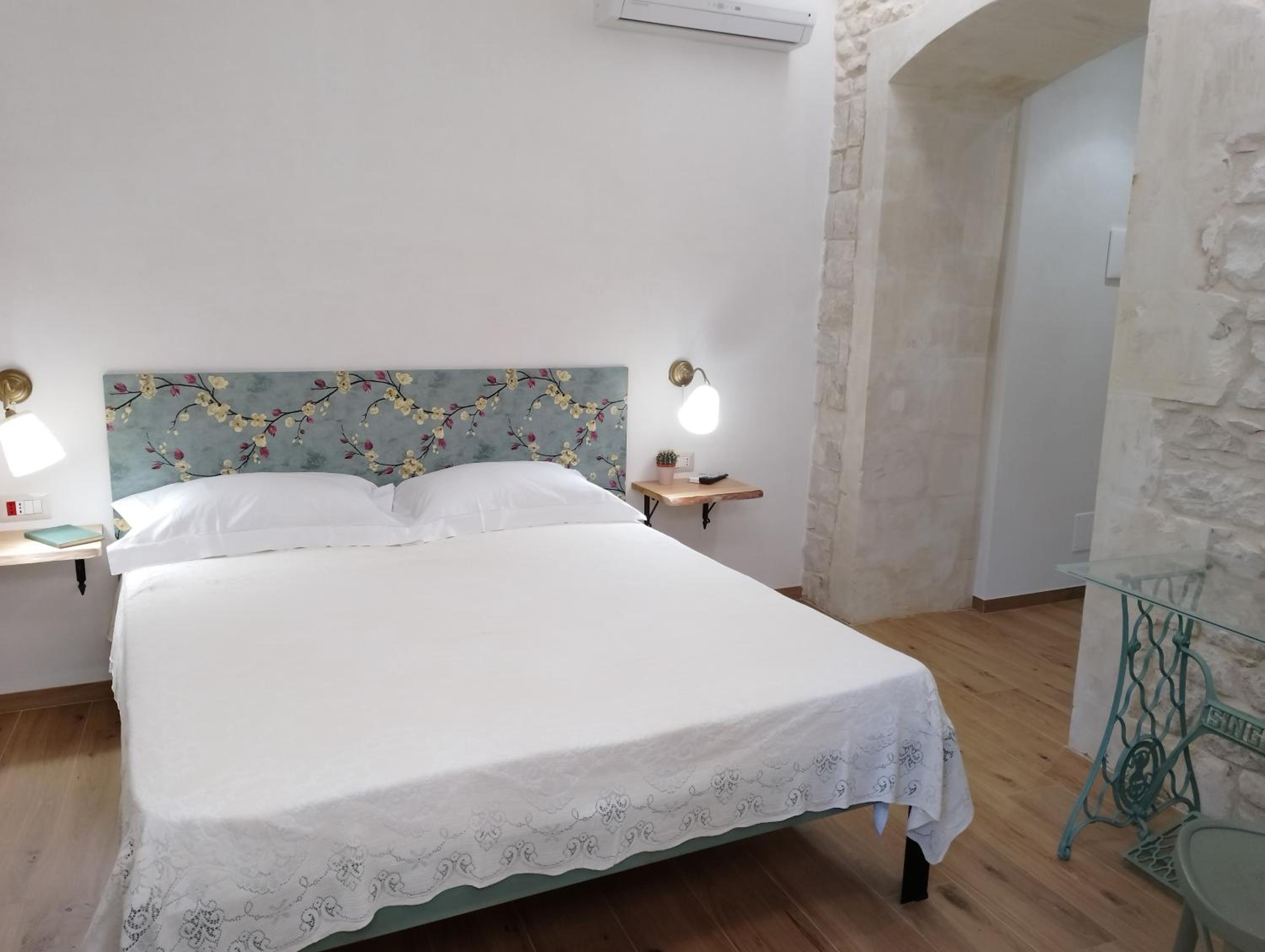 Small Double Room photo 3