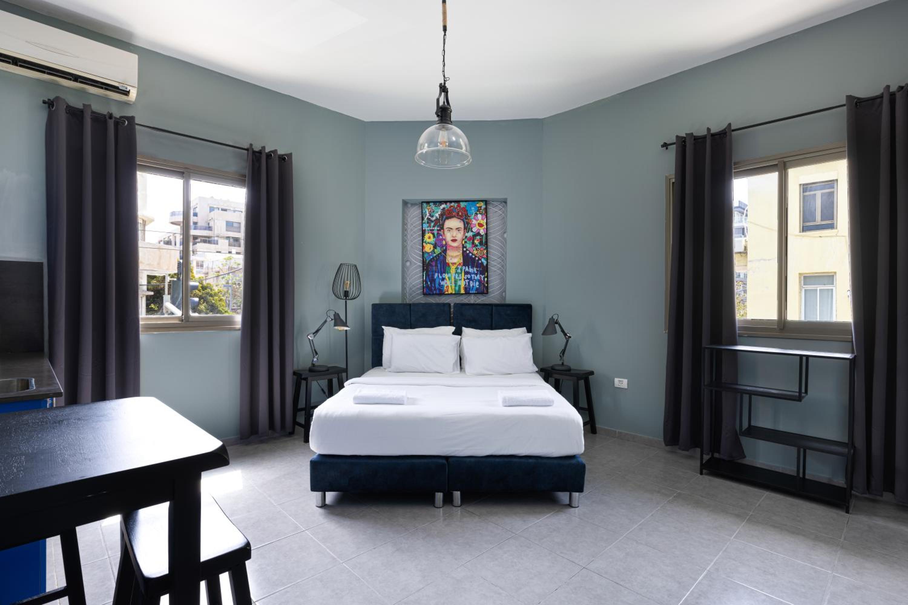 Deluxe Studio with Kitchenette - Photo 9