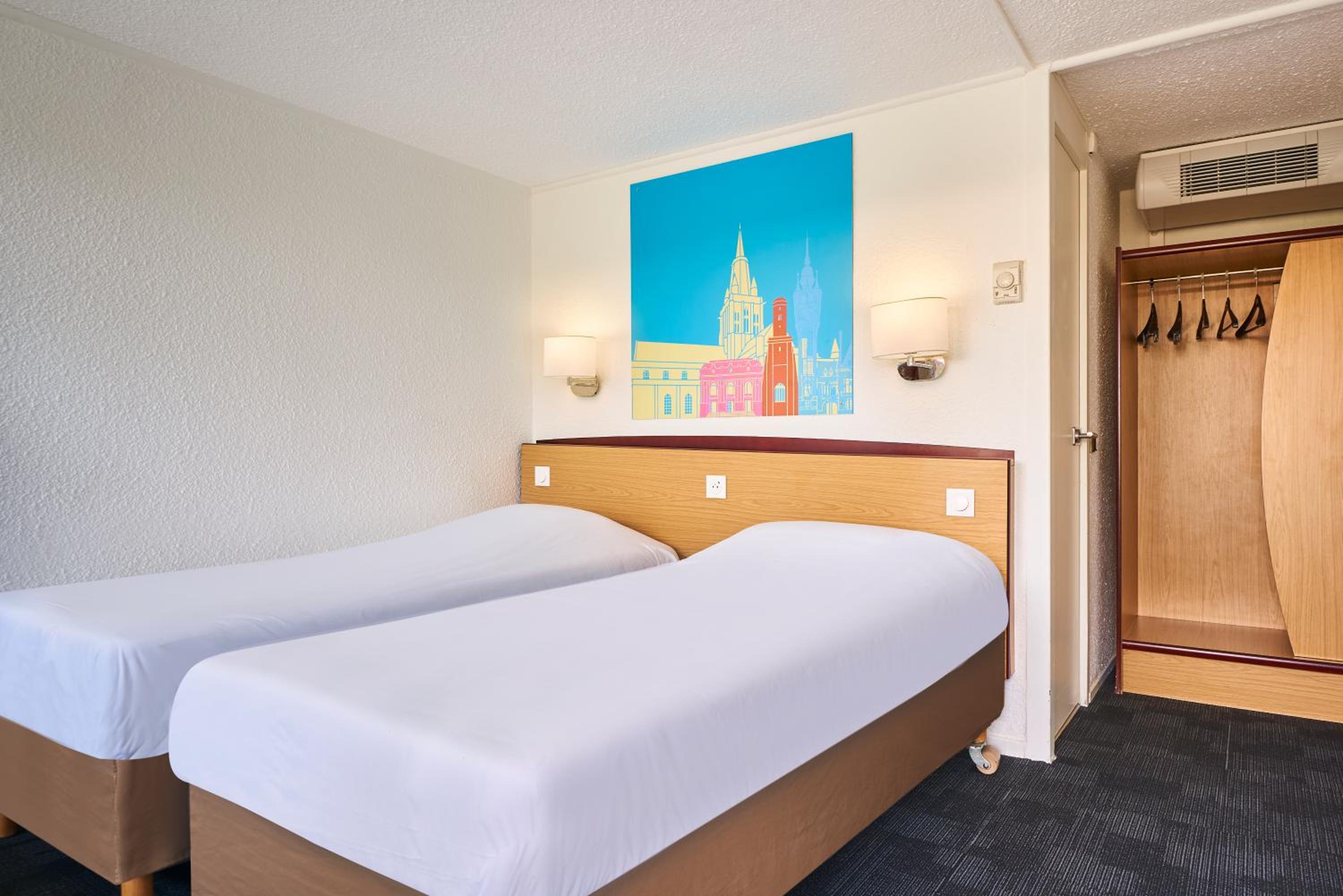 Twin Room - Photo 4