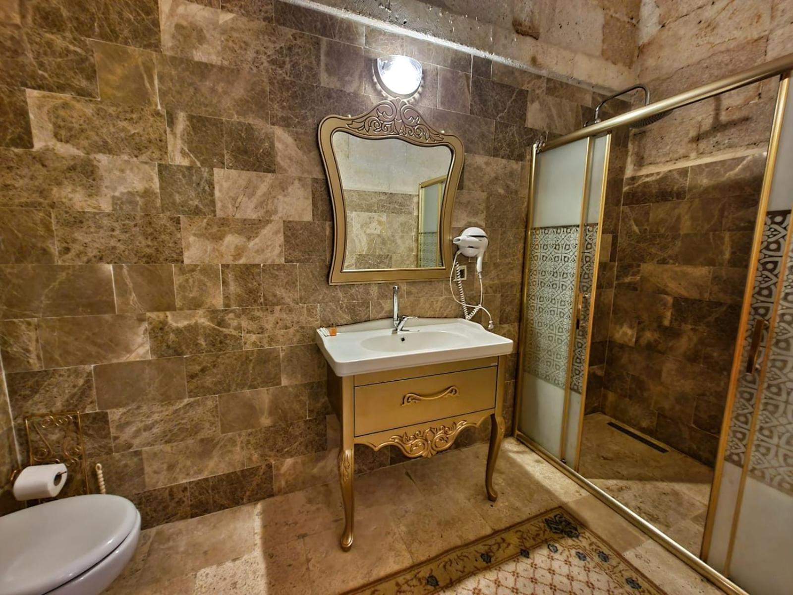 Deluxe Queen Room photo 2