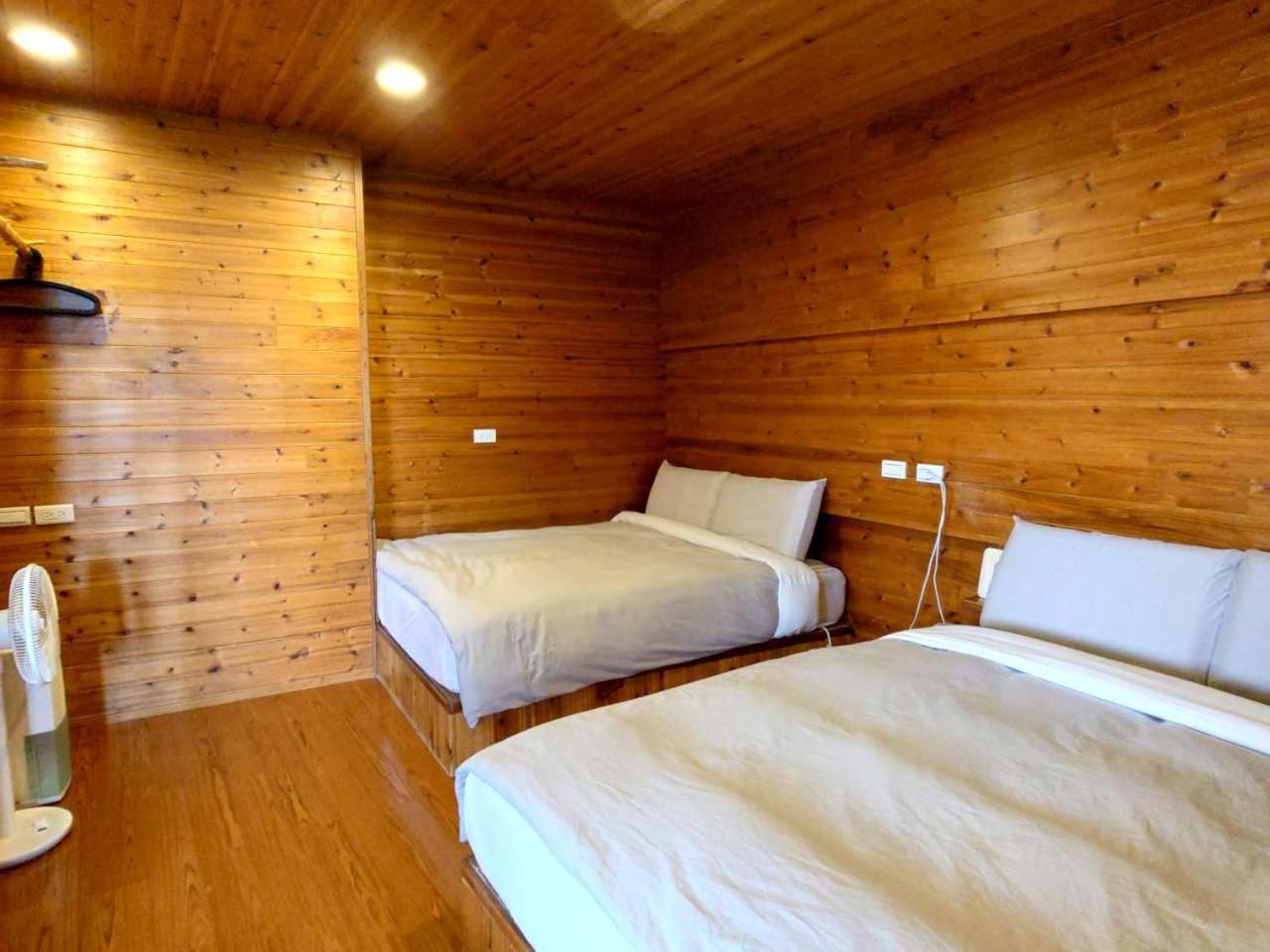 Quadruple Room with Lake View photo 2