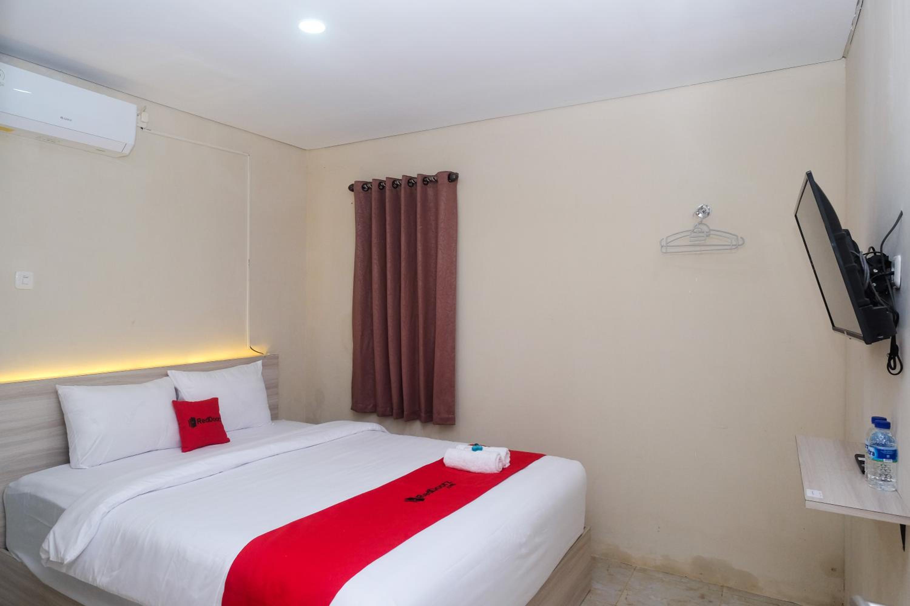 Deluxe Room - Photo 1
