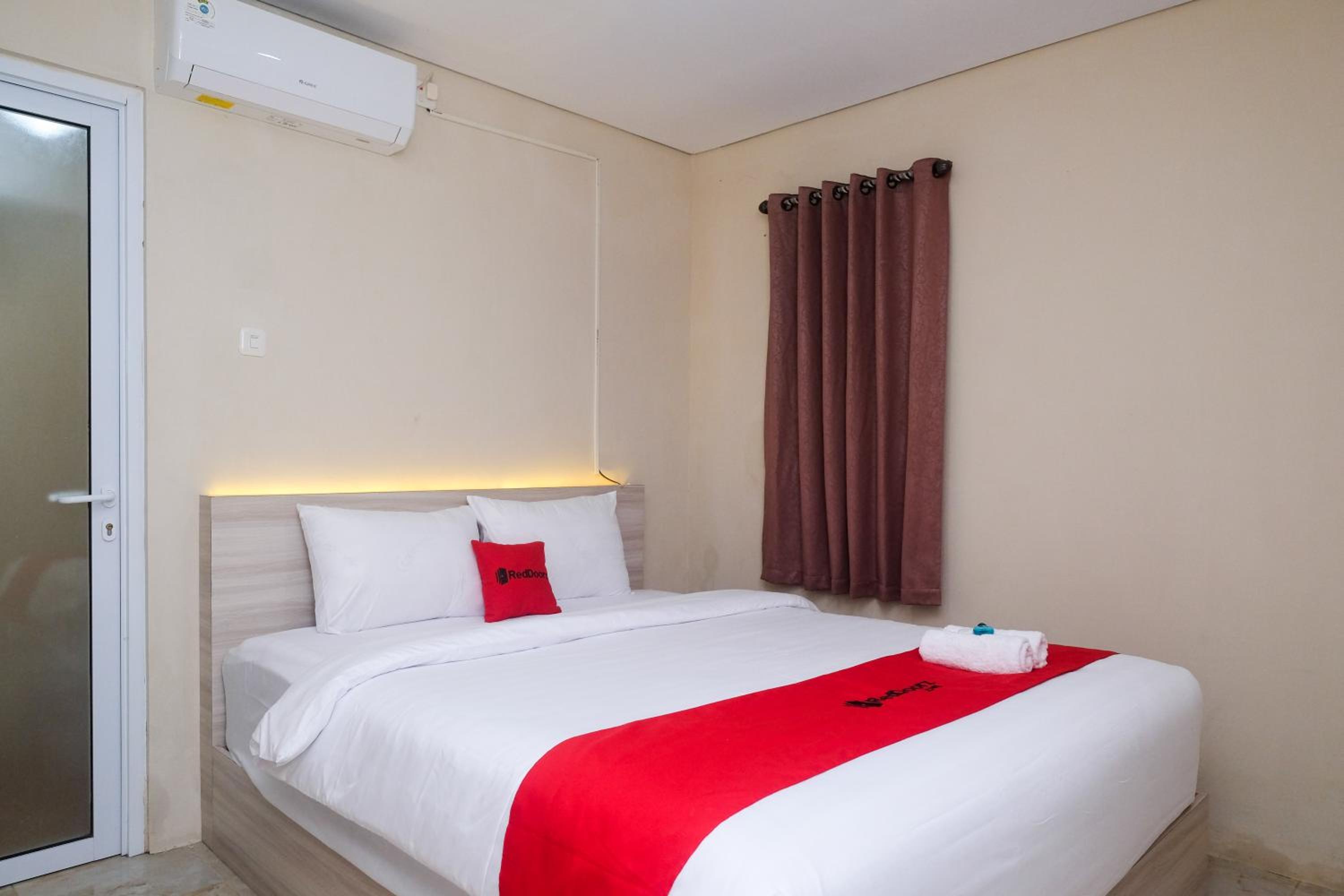 Deluxe Room - Photo 8