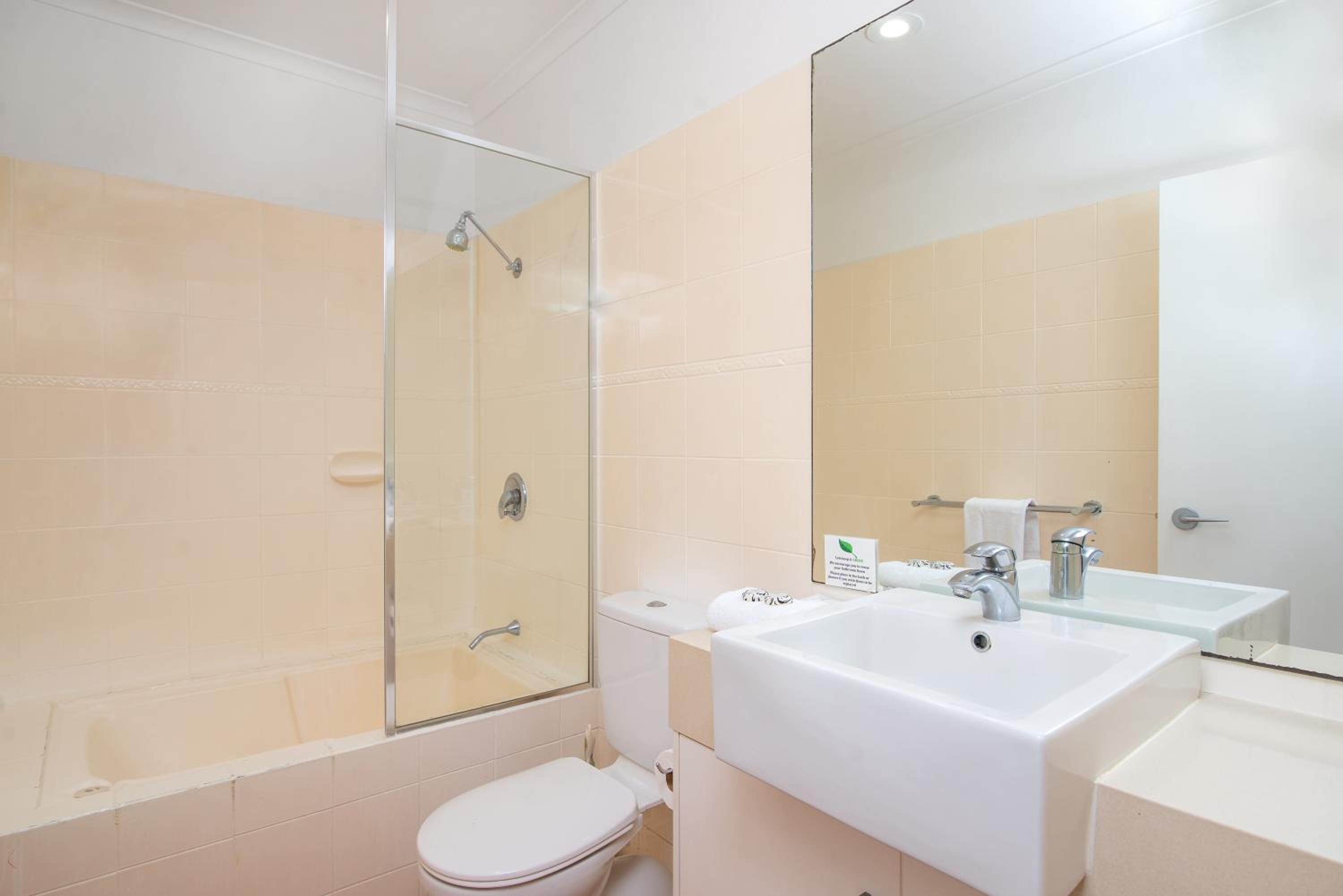 Two-Bedroom Suite - Photo 3