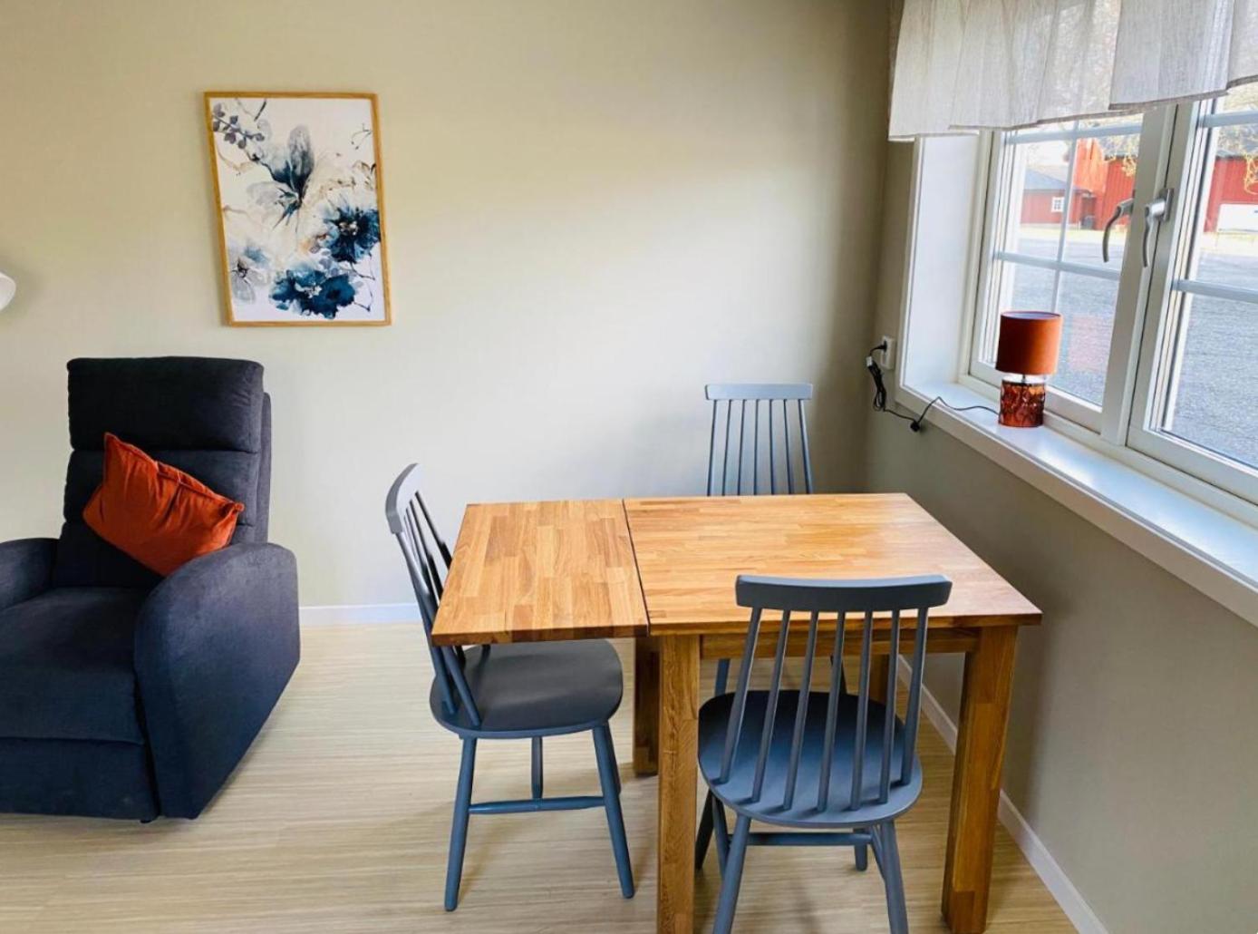 Apartment with Terrace photo 2