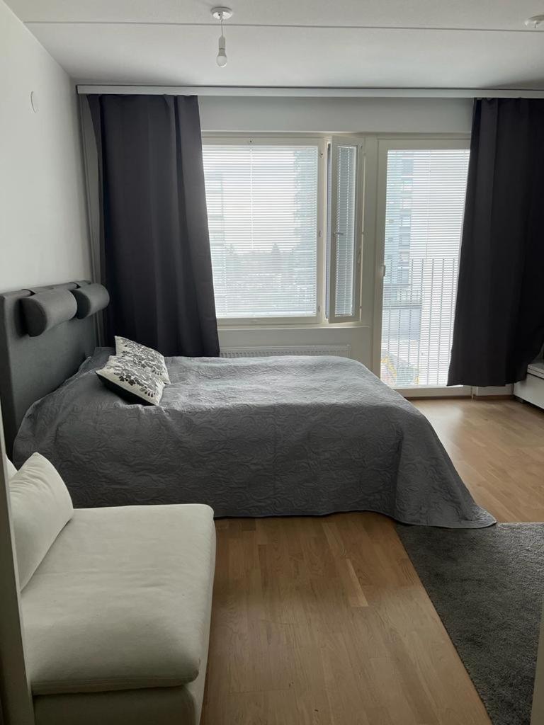 One-Bedroom Apartment photo 1