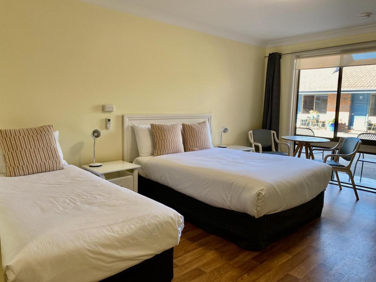 Twin Room - Disability Access photo 3