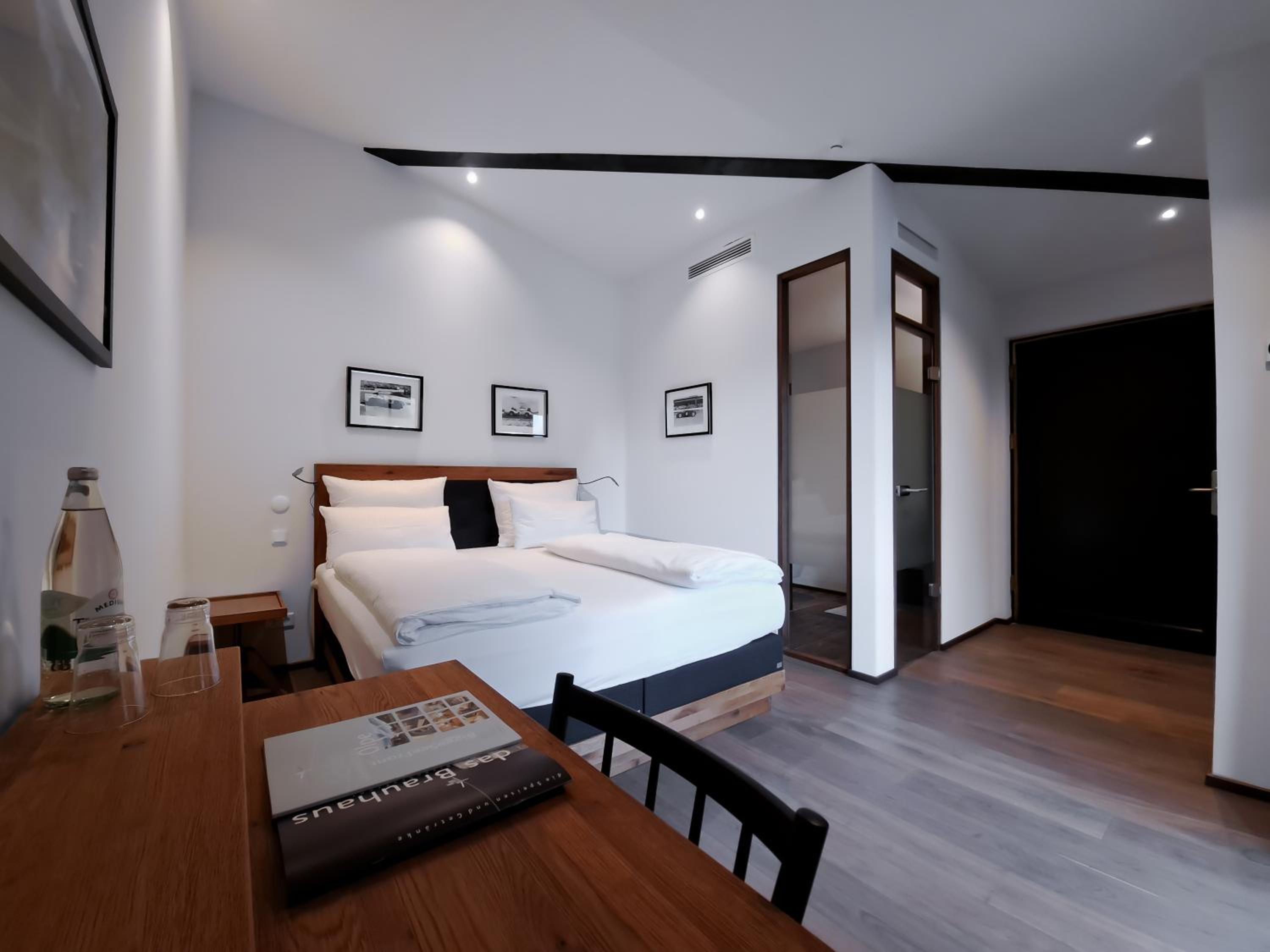Business Double Room - Photo 7