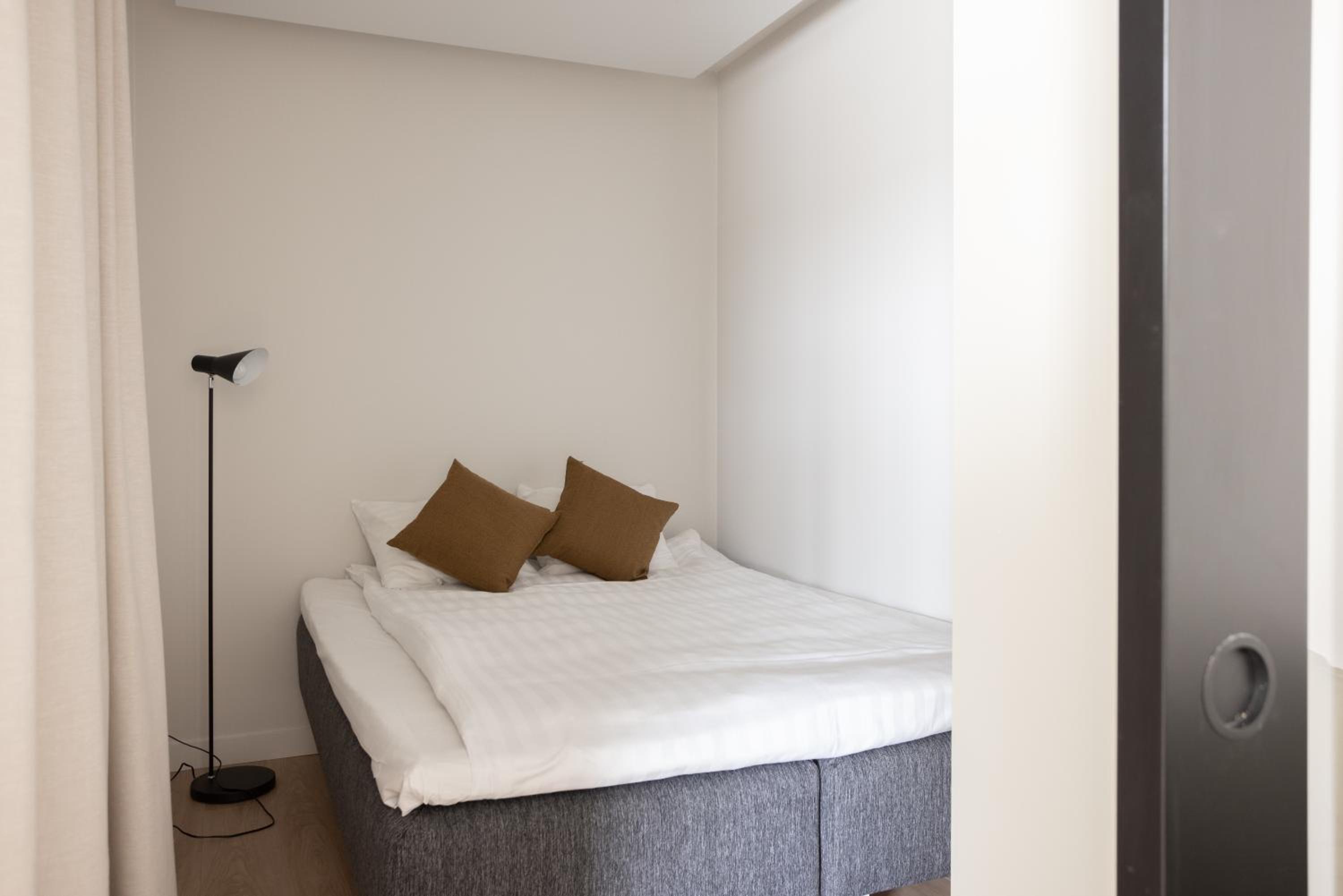 Spacious-studio upper floor - Photo 5
