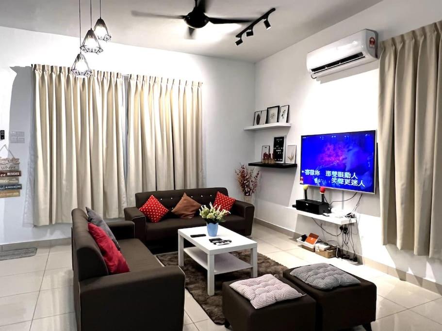 Four-Bedroom House photo 1