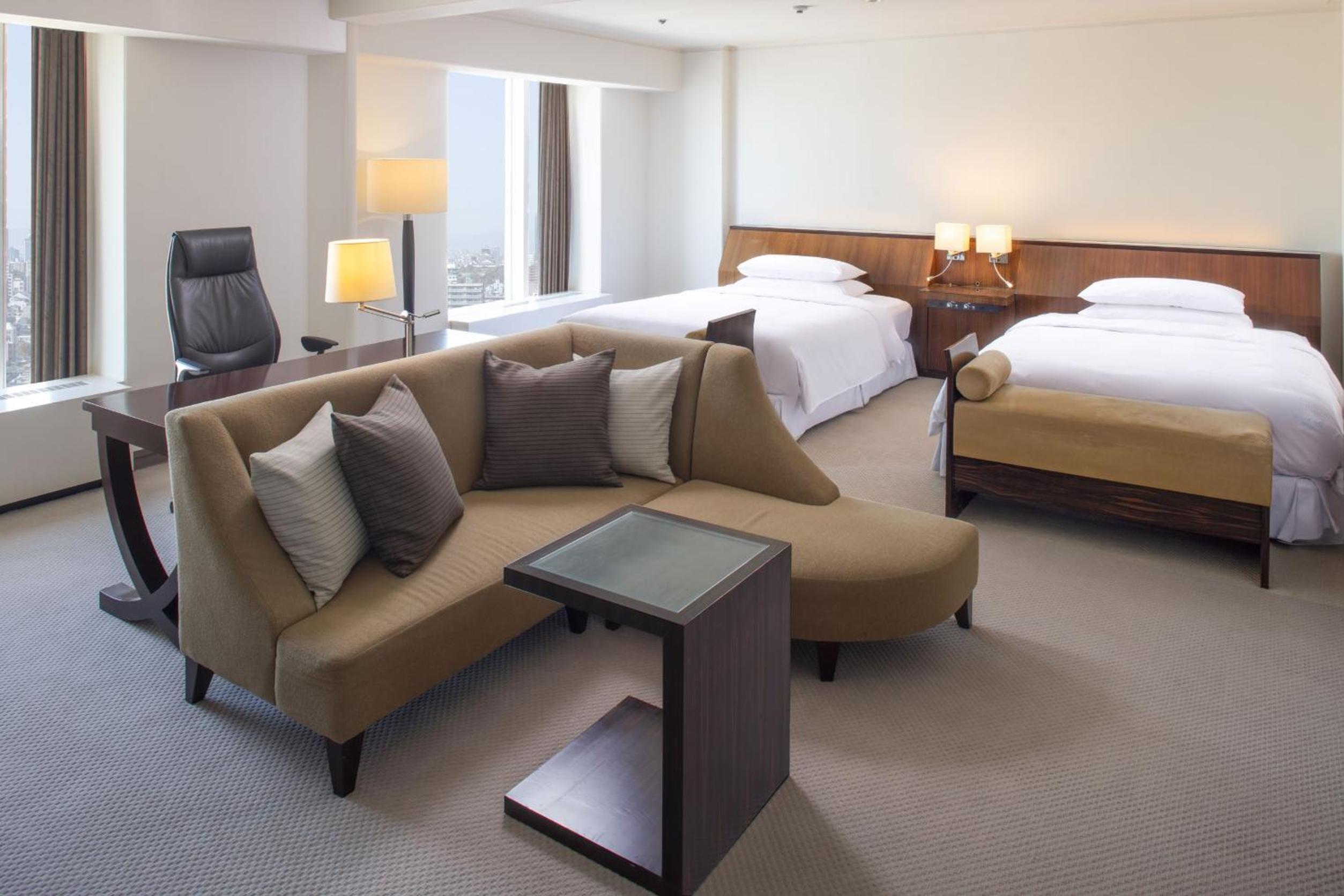 Premium Suite with Executive Lounge Access - Non-Smoking