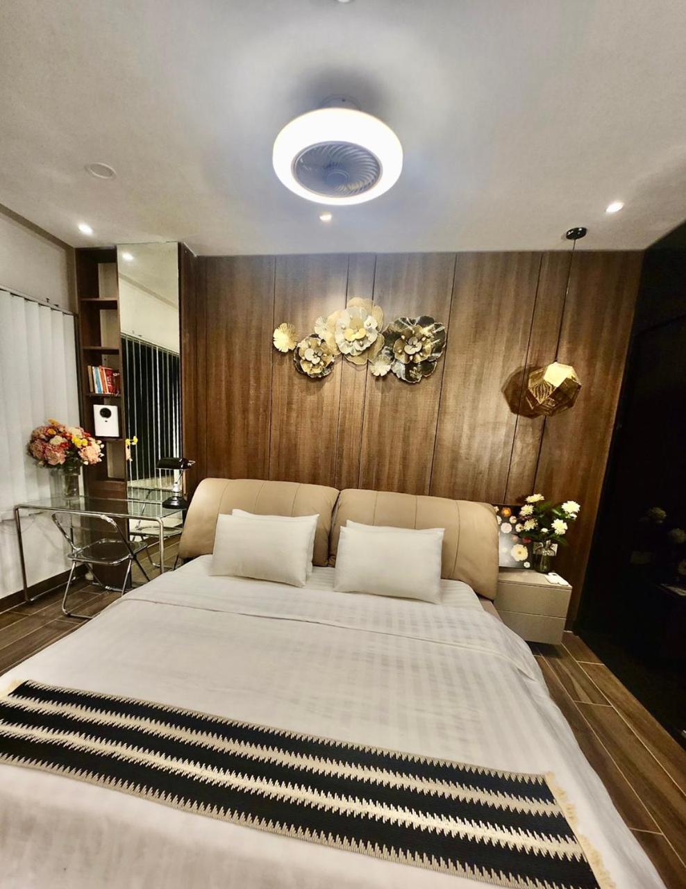 Deluxe Suite with Spa Bath