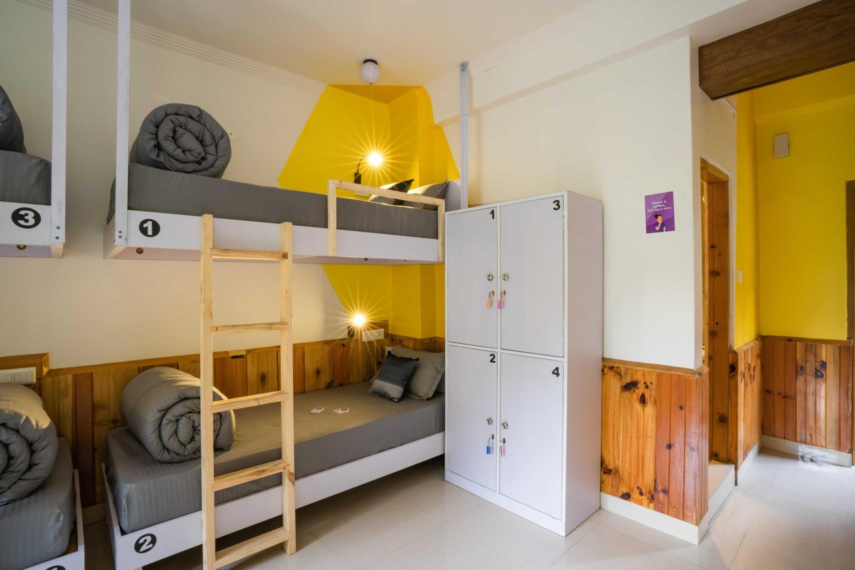 Deluxe 4 Bed Female Dorm (with Balcony) photo 3