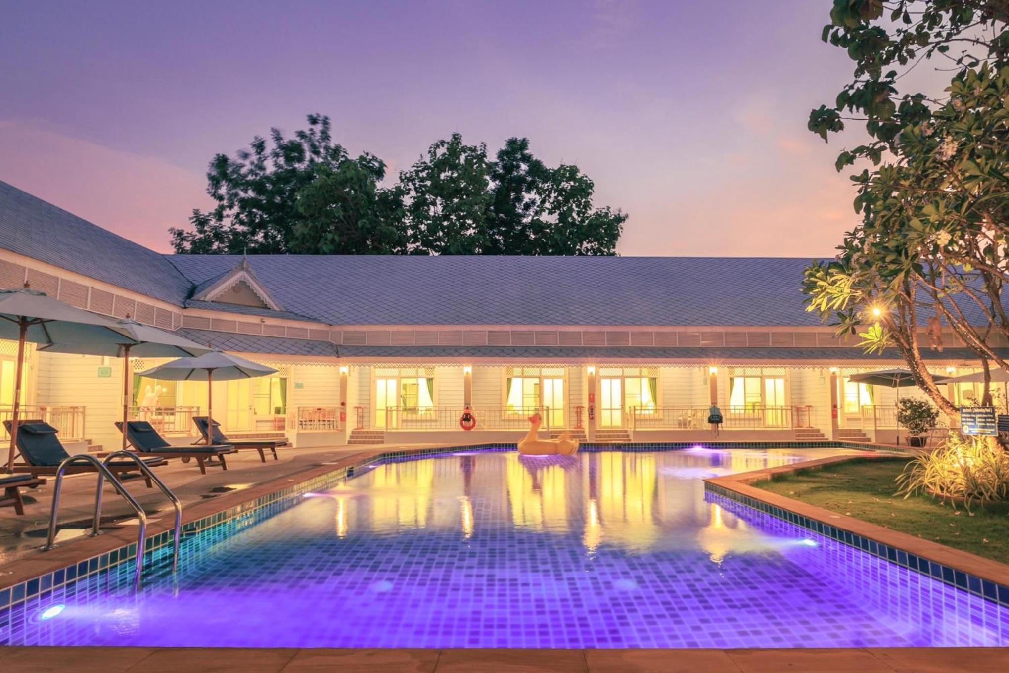 King Room with Pool View photo 3