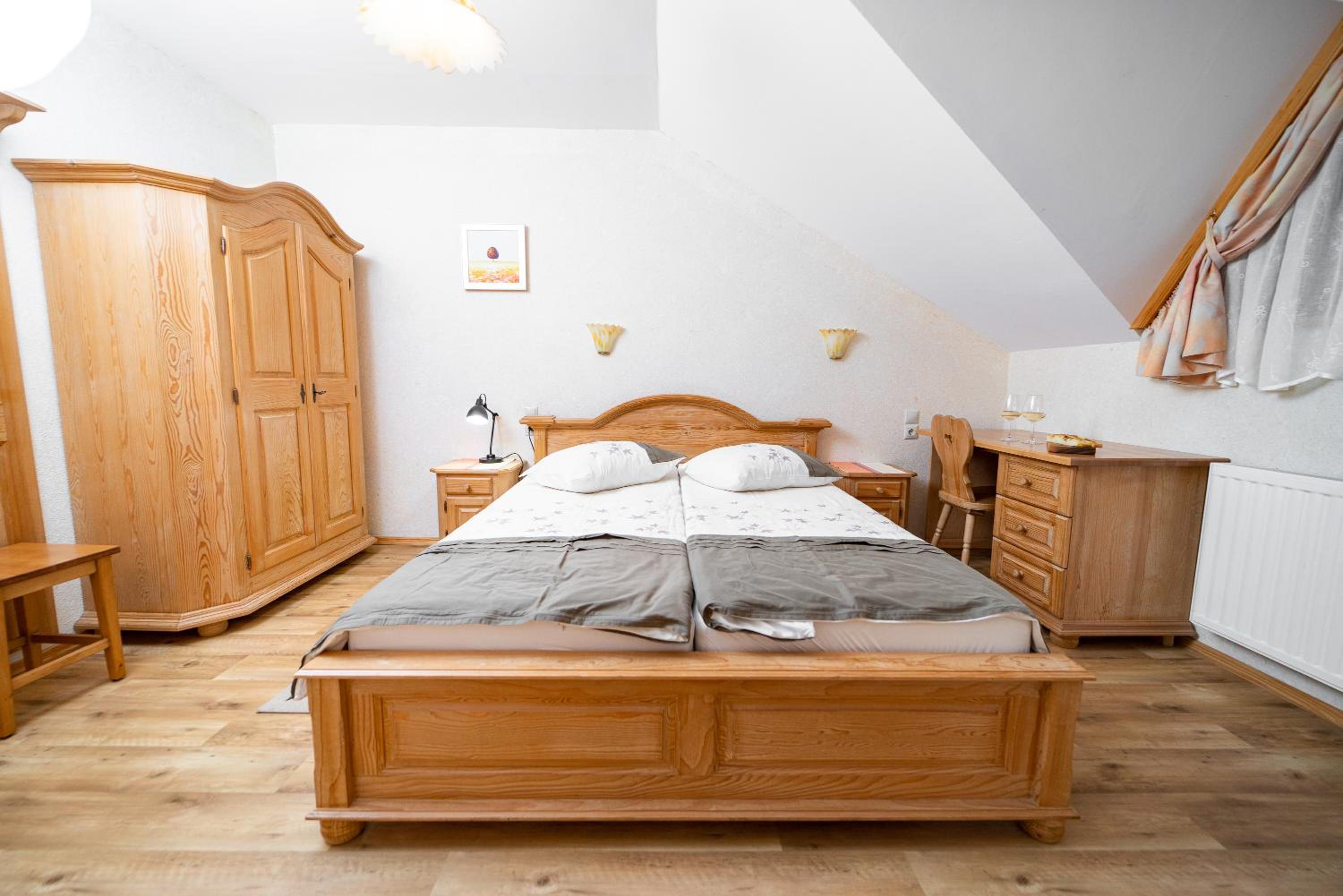 Double Room - Photo 11