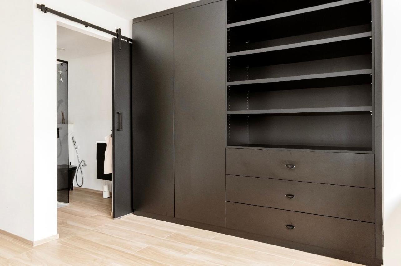 Three-Bedroom Apartment - Photo 11