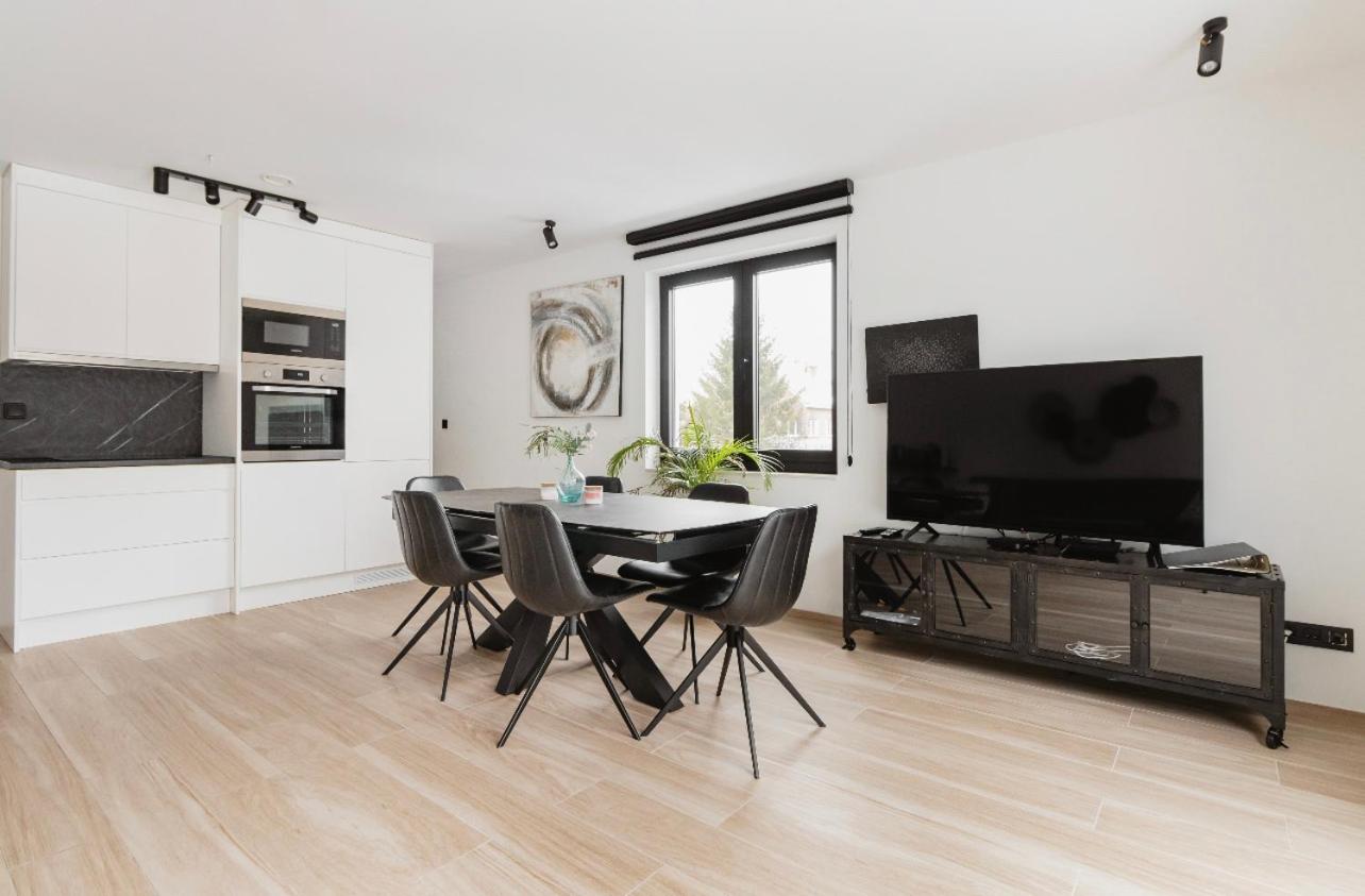 Three-Bedroom Apartment - Photo 10