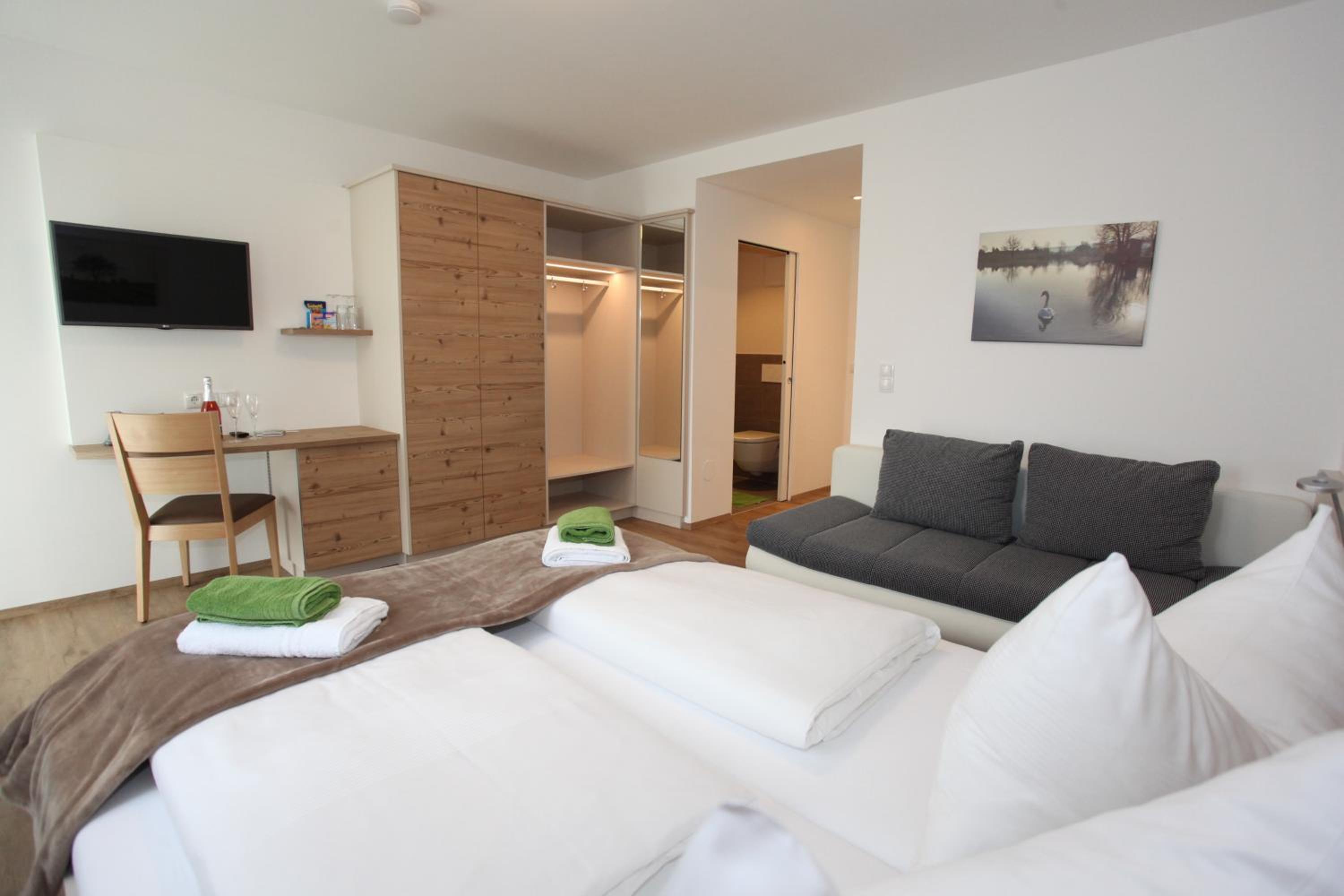 Family Room with Balcony photo 3